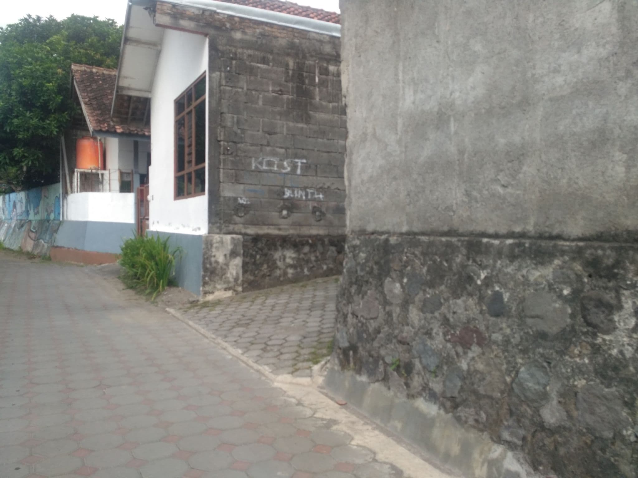 Street view near Kost Bu Ndari, Melati
