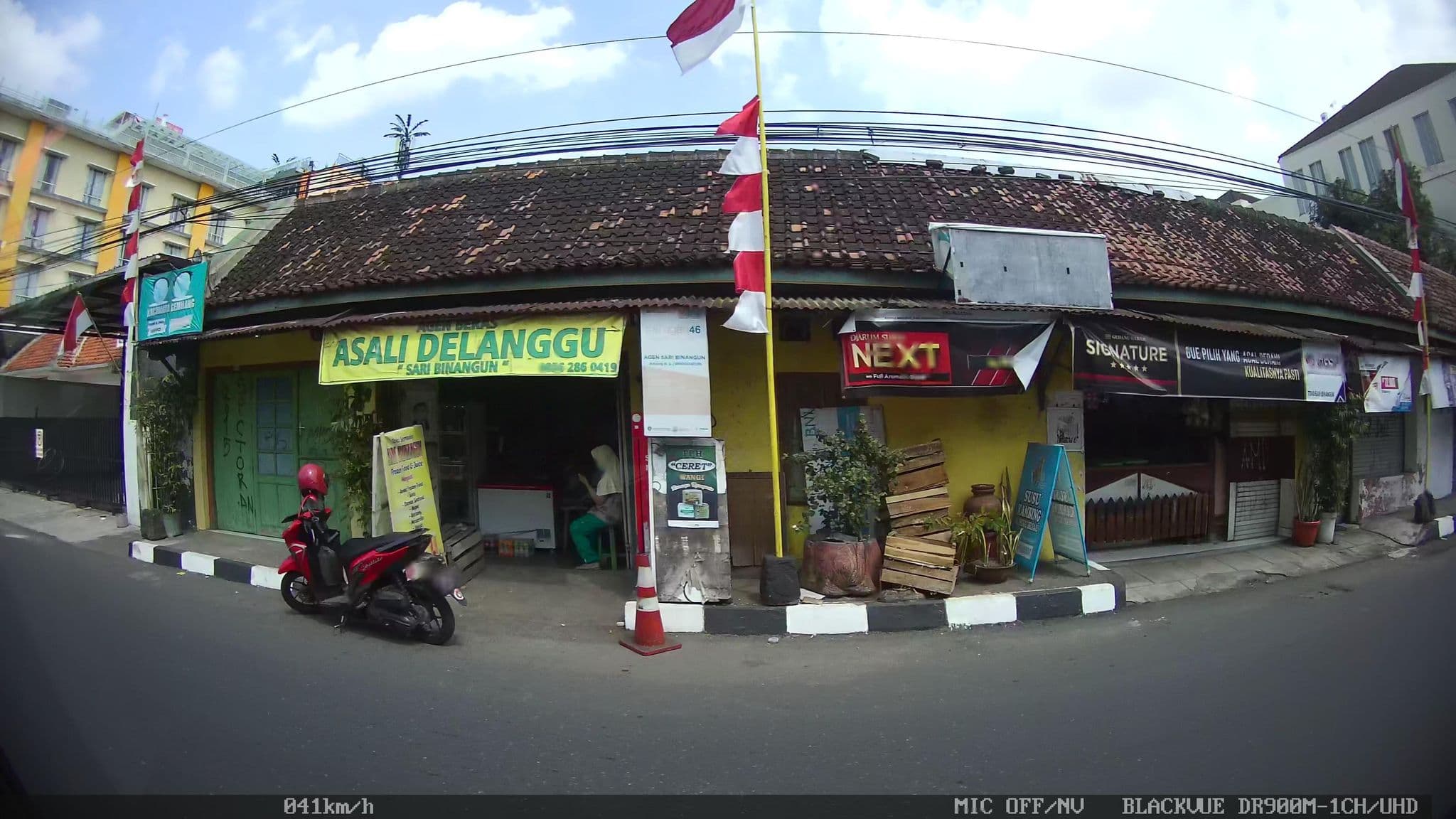 Street view near Sans Nagari, Yogyakarta — © kaart5 (CC BY-SA · Mapillary)