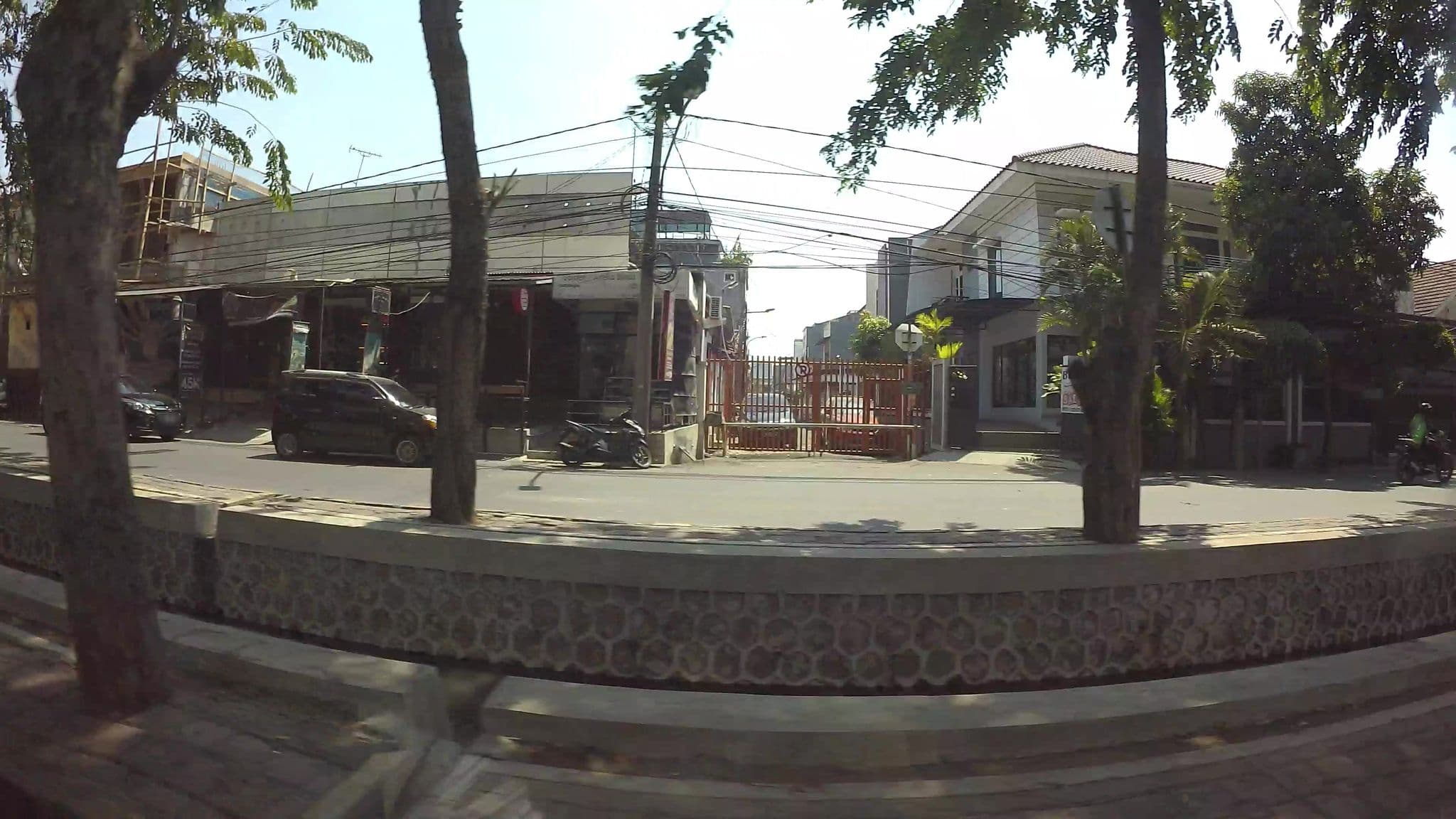 Street view near QUBE HOTEL by 98hospitality, Utan — © kaart_3 (CC BY-SA · Mapillary)