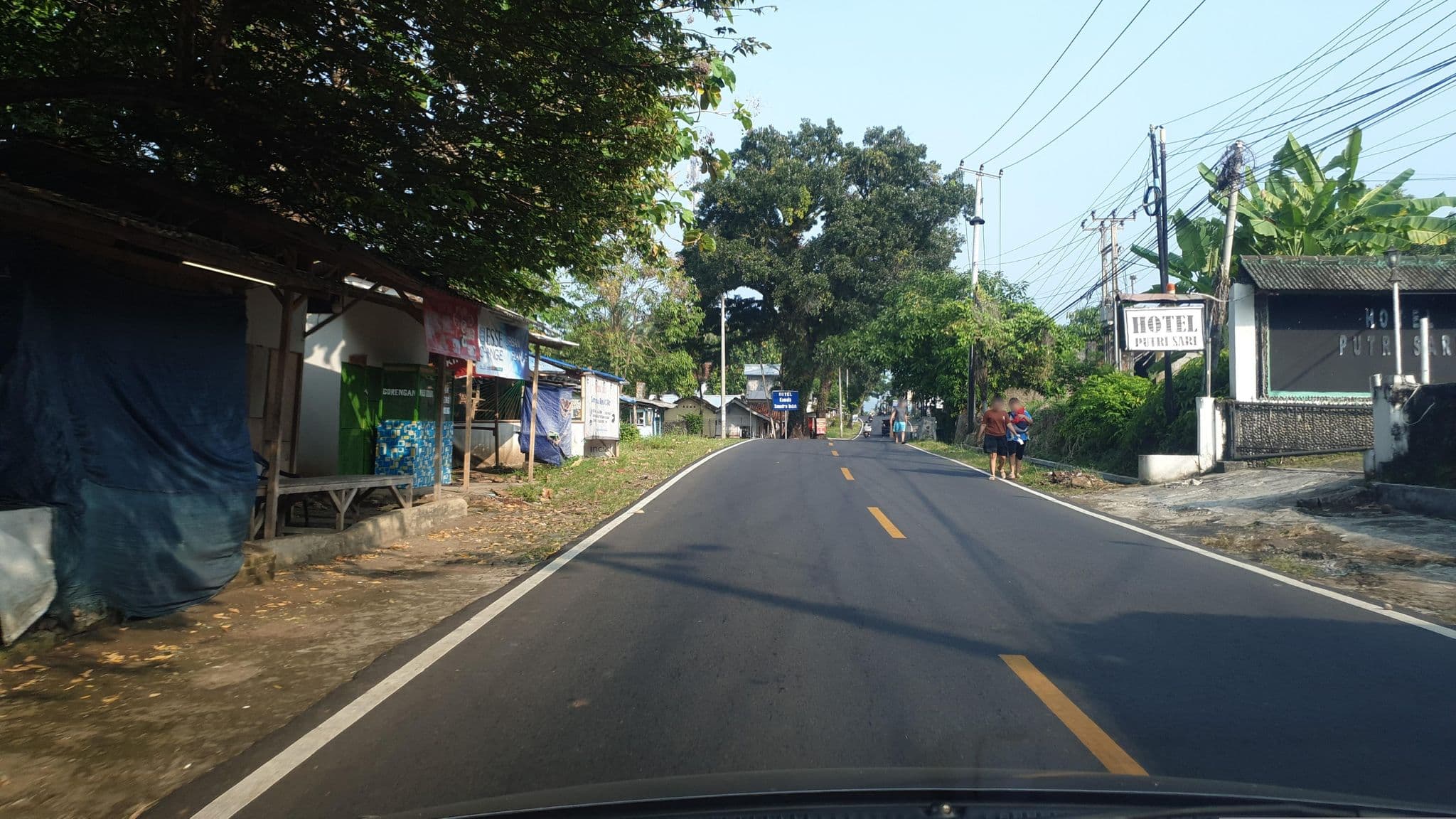 Street view near Hotel Putri Salju, Pelabuhanratu — © Kaart_Local (CC BY-SA · Mapillary)