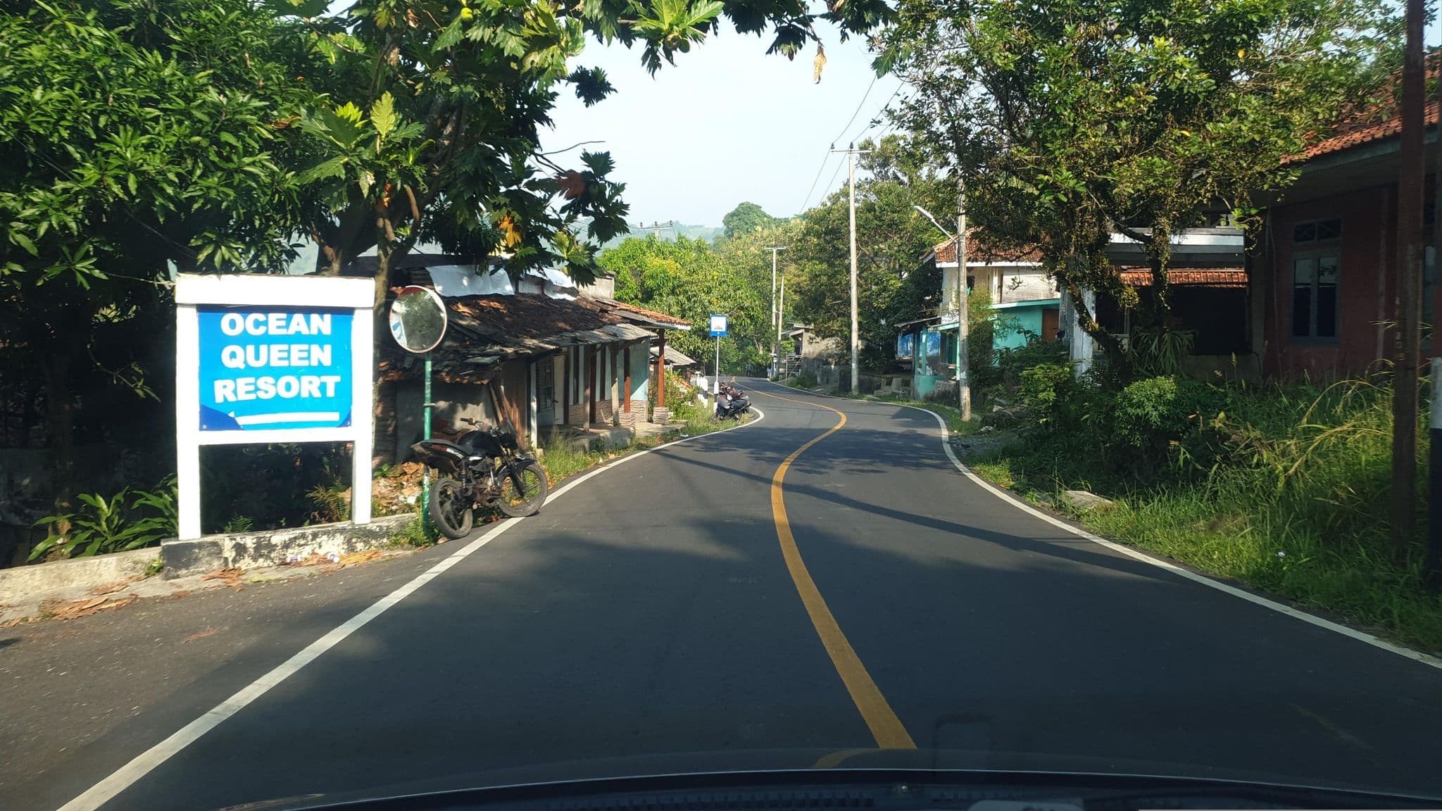 Street view near Ocean Queen Resort, Pelabuhanratu — © Kaart_Local (CC BY-SA · Mapillary)