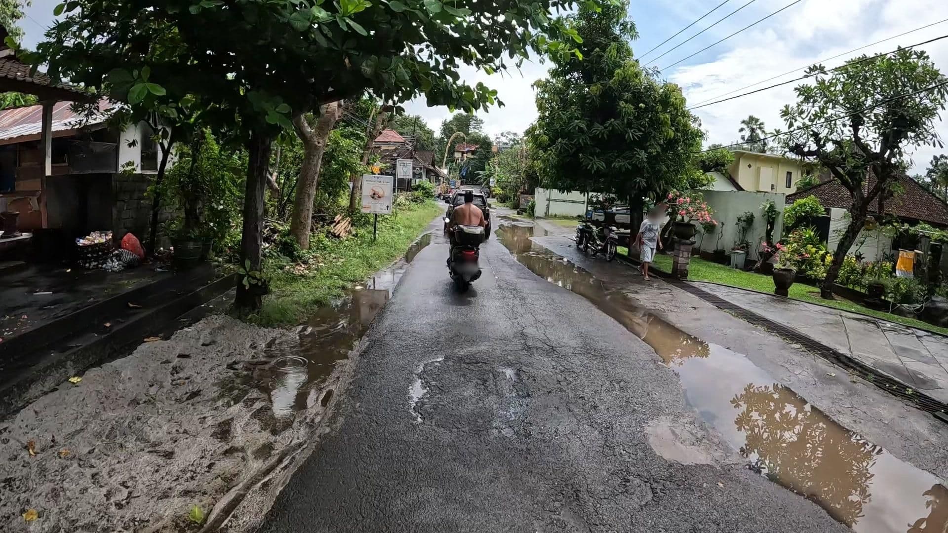 Street view near Hidden Paradise, Amlapura