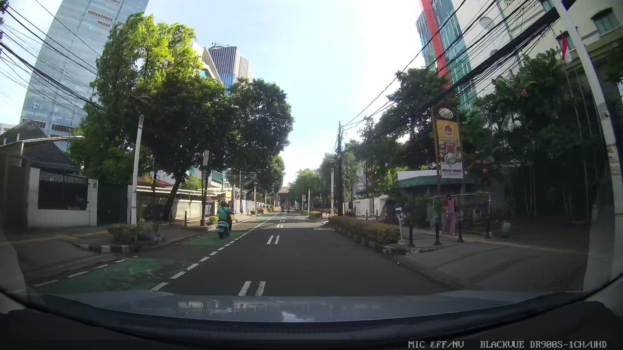 Street view near Paragon, Jakarta — © Kaart---FRONT (CC BY-SA · Mapillary)