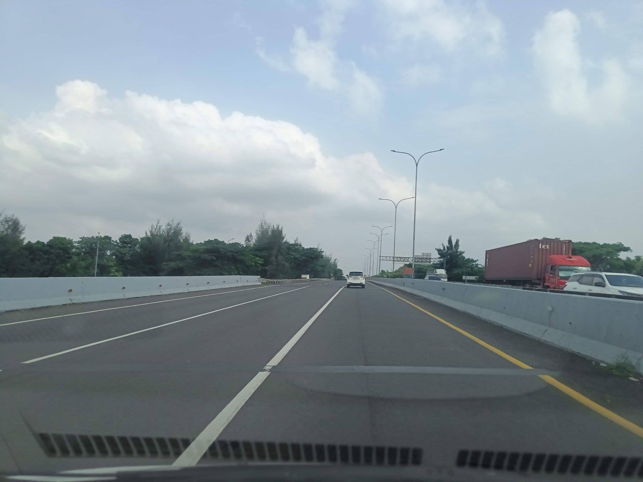 Street view near mama farhan, Cikampek — © hen0ch (CC BY-SA · Mapillary)