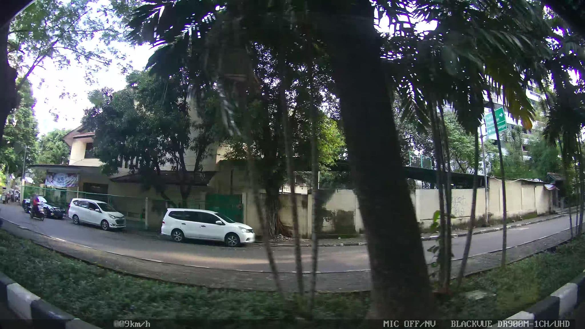 Street view near Oakwood Suites, Jakarta