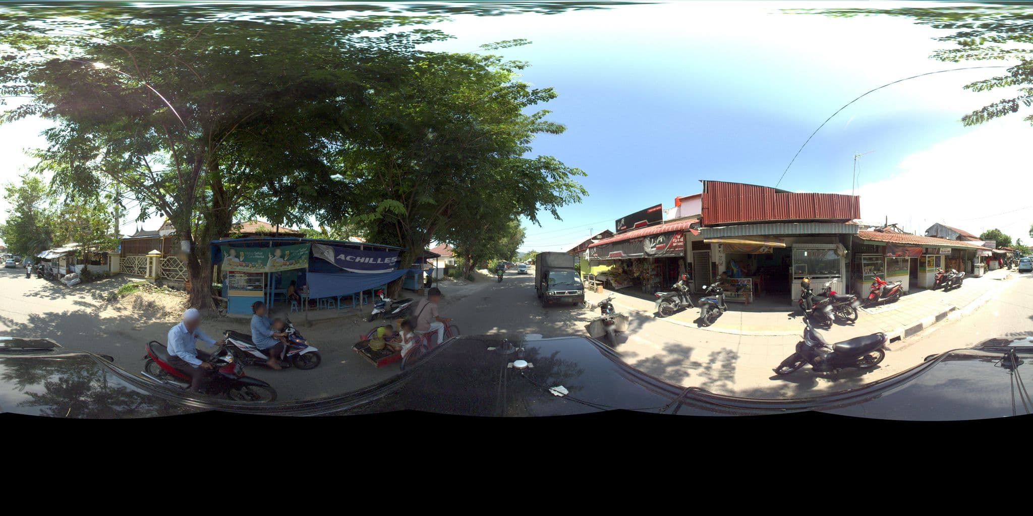 Street view near Kontrakan Fitri, Padang — © sarahantos (CC BY-SA · Mapillary)