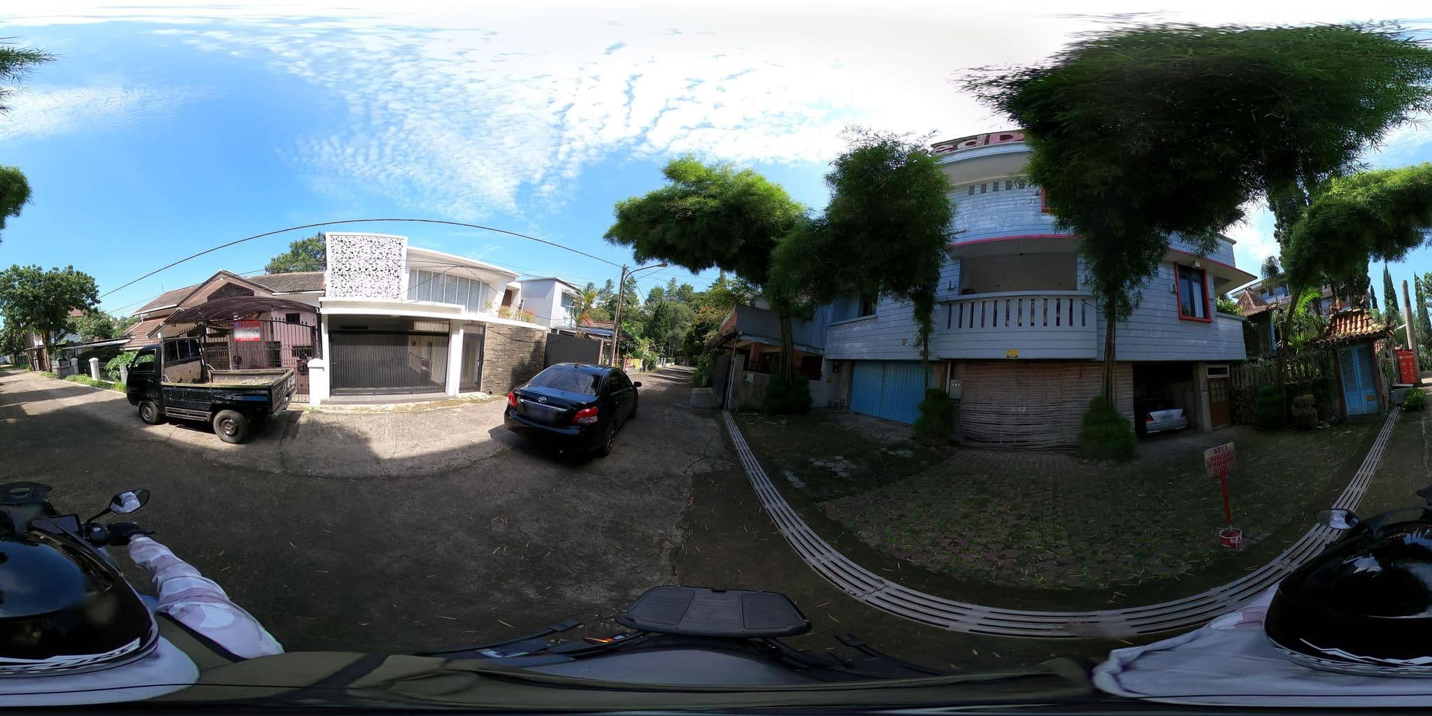 Street view near Rossan Villa, Lembang — © Kaart_Local (CC BY-SA · Mapillary)