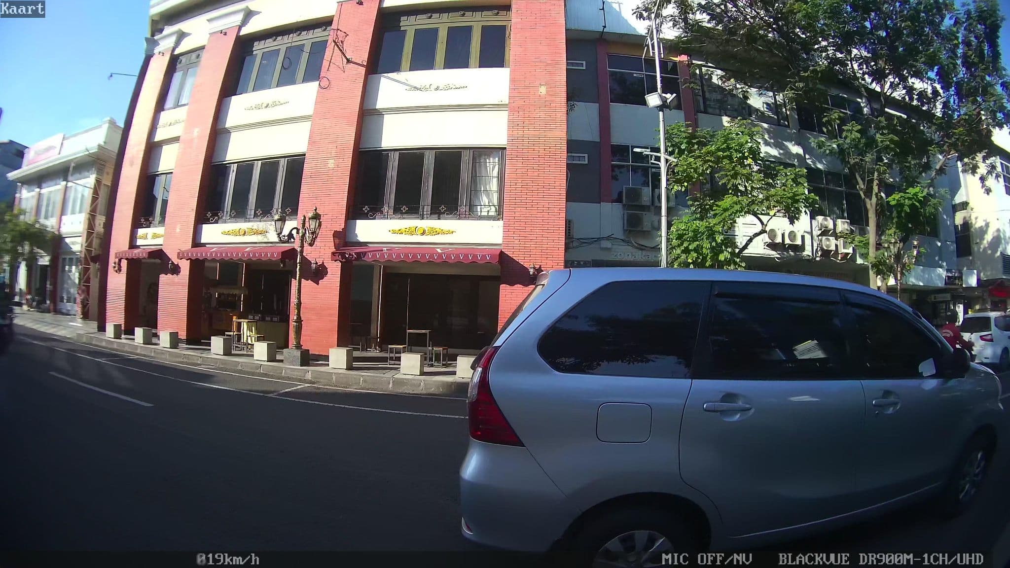 Street view near Varna Hotel, Surabaya — © kaart_2 (CC BY-SA · Mapillary)