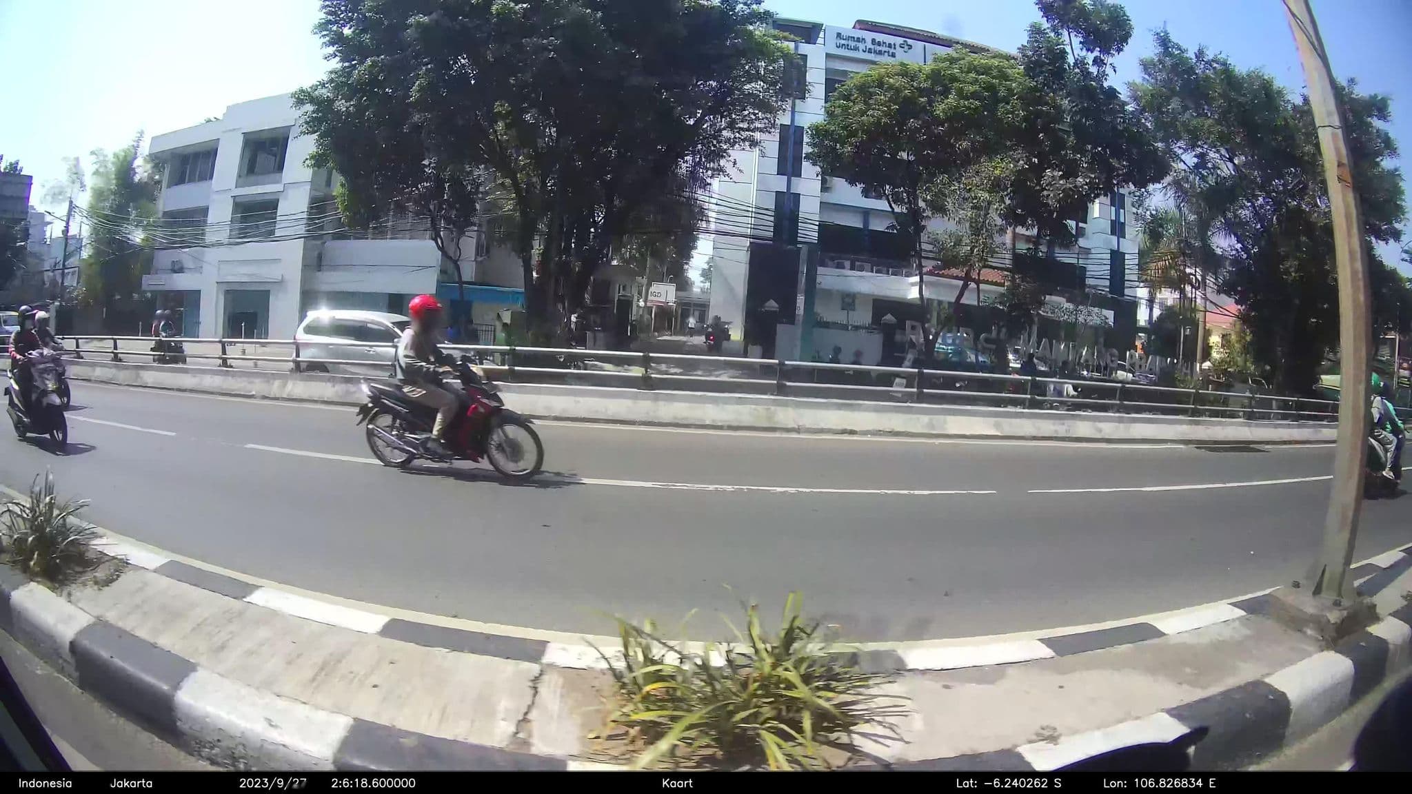 Street view near Amaris Hotel Tendean, Jakarta — © kaart_2 (CC BY-SA · Mapillary)