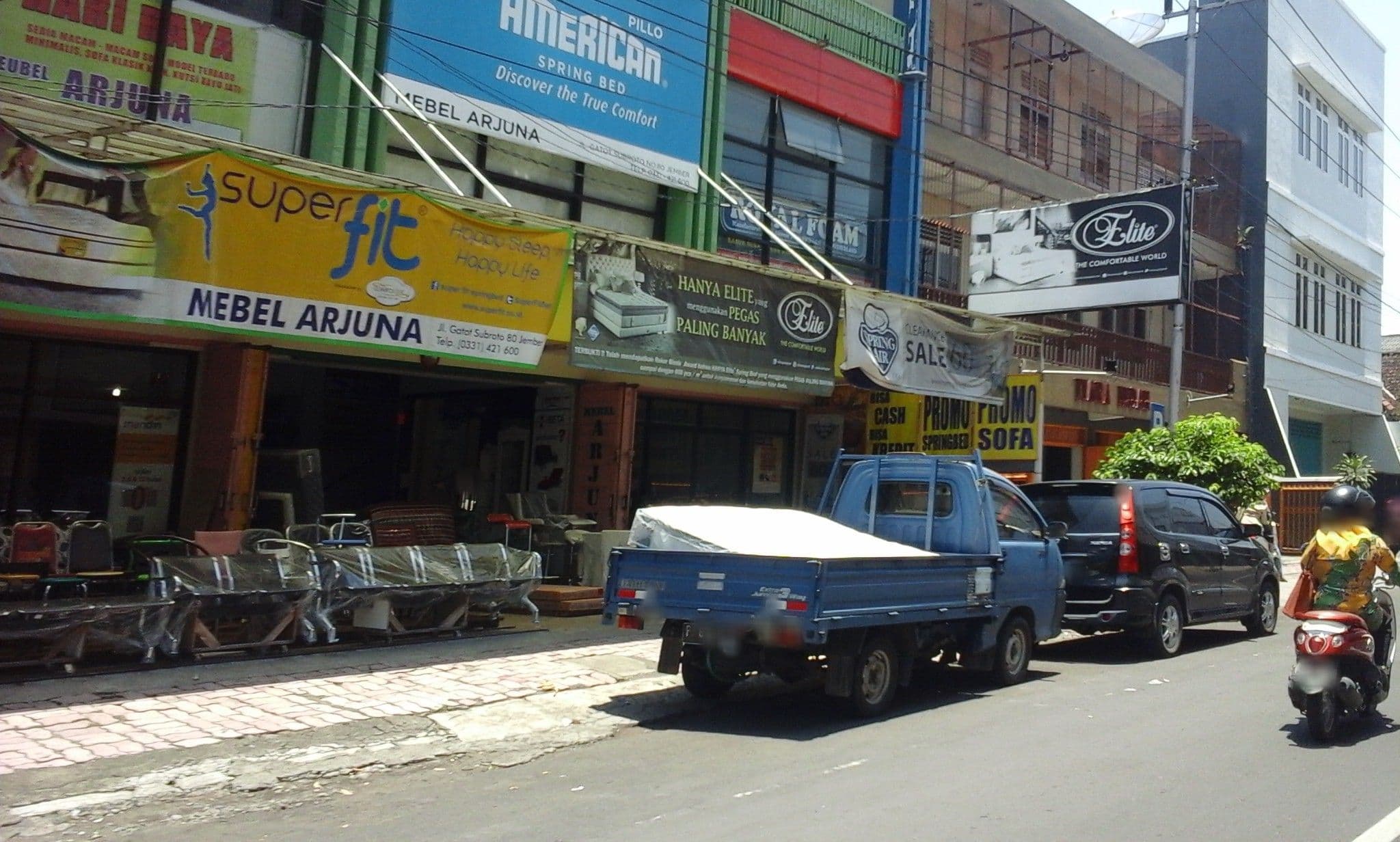 Street view near Istana, Jember — © arizalkawamuna (CC BY-SA · Mapillary)