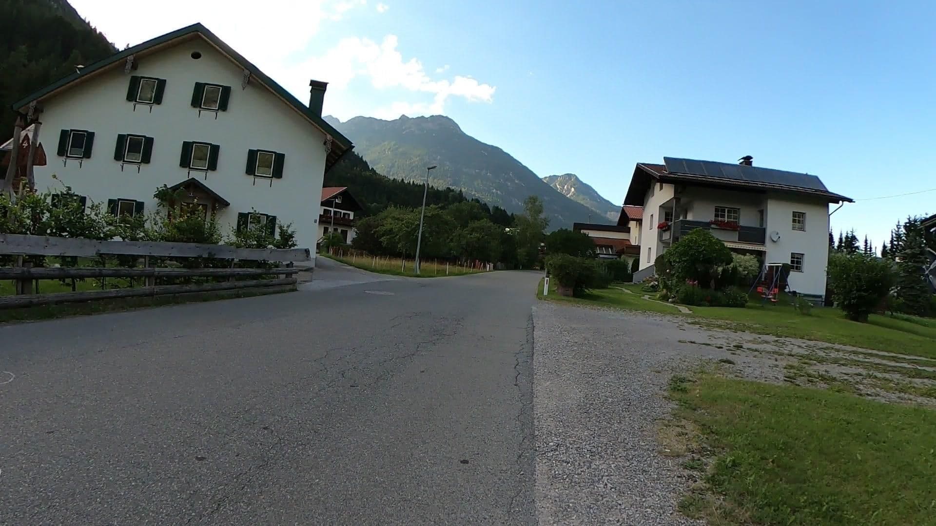 Street view near Lisi, Weissenbach am Lech