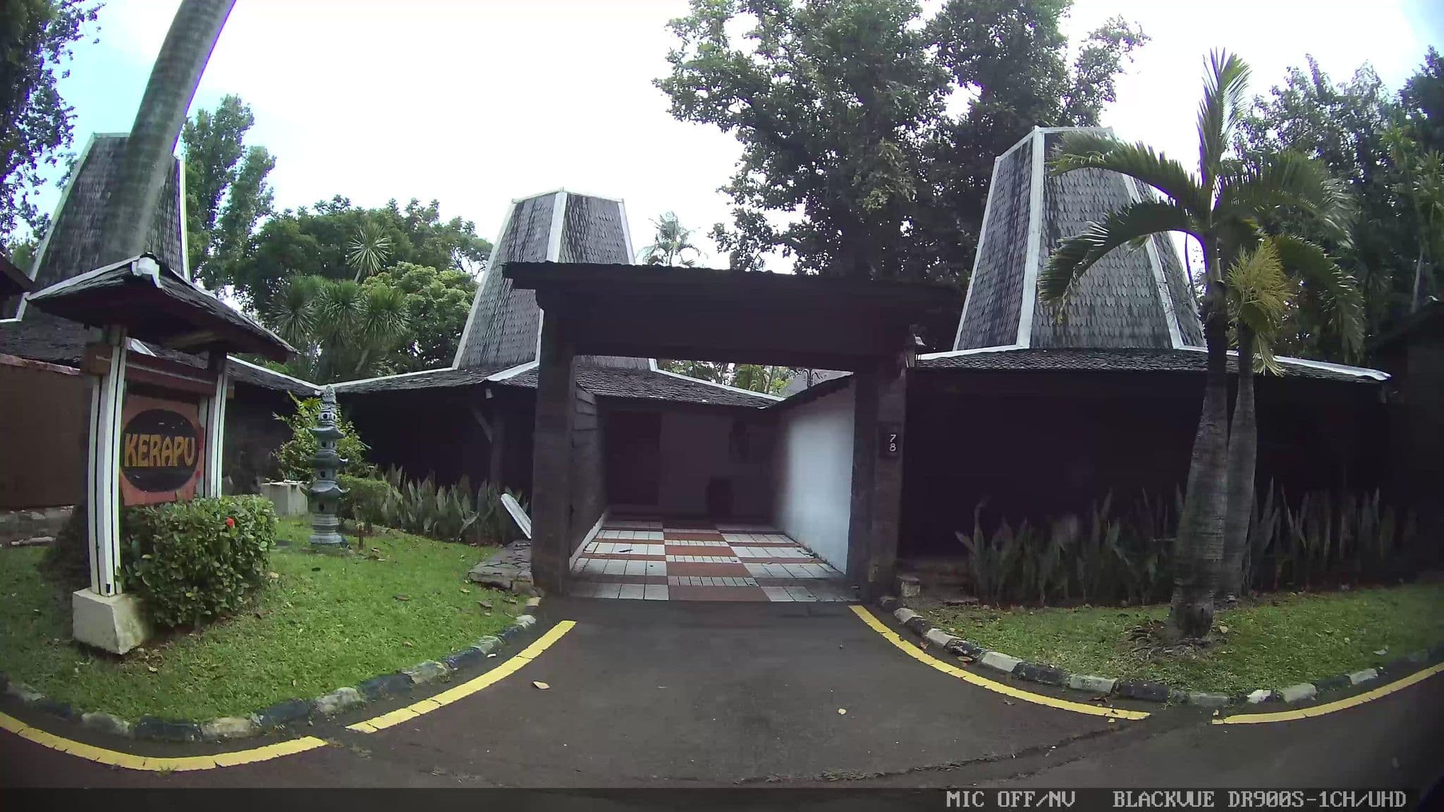 Street view near Penyu, Jakarta — © Kaart---LEFT (CC BY-SA · Mapillary)