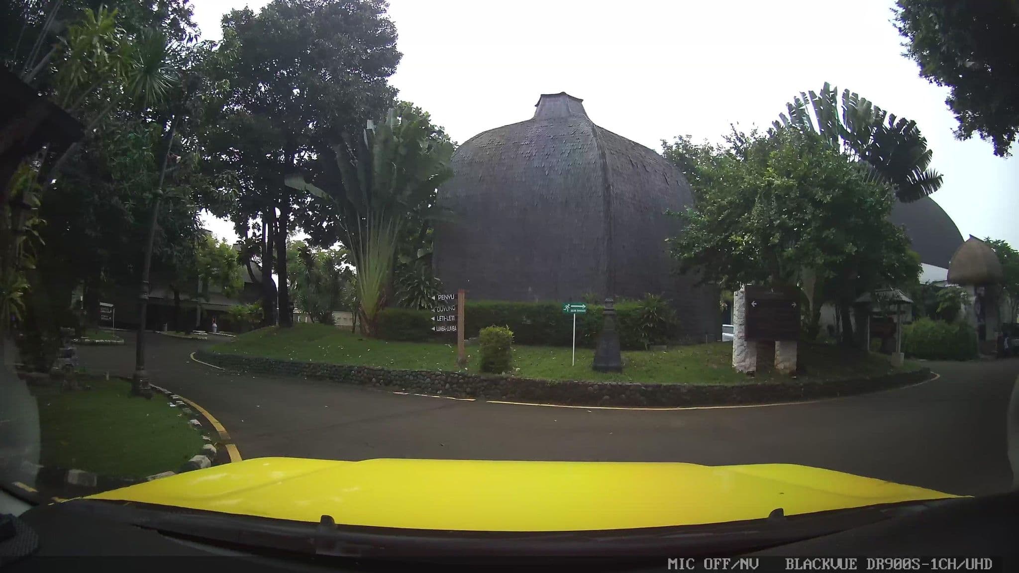 Street view near Penyu, Jakarta — © Kaart---FRONT (CC BY-SA · Mapillary)