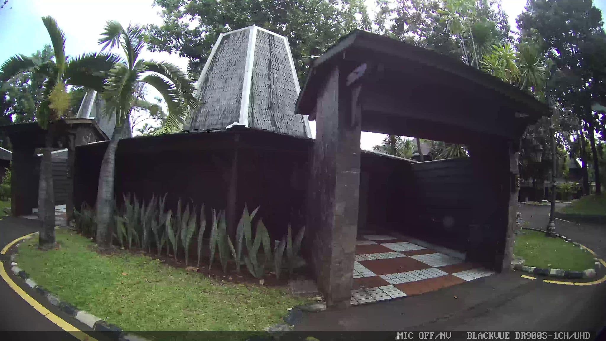 Street view near Penyu, Jakarta — © Kaart---LEFT (CC BY-SA · Mapillary)