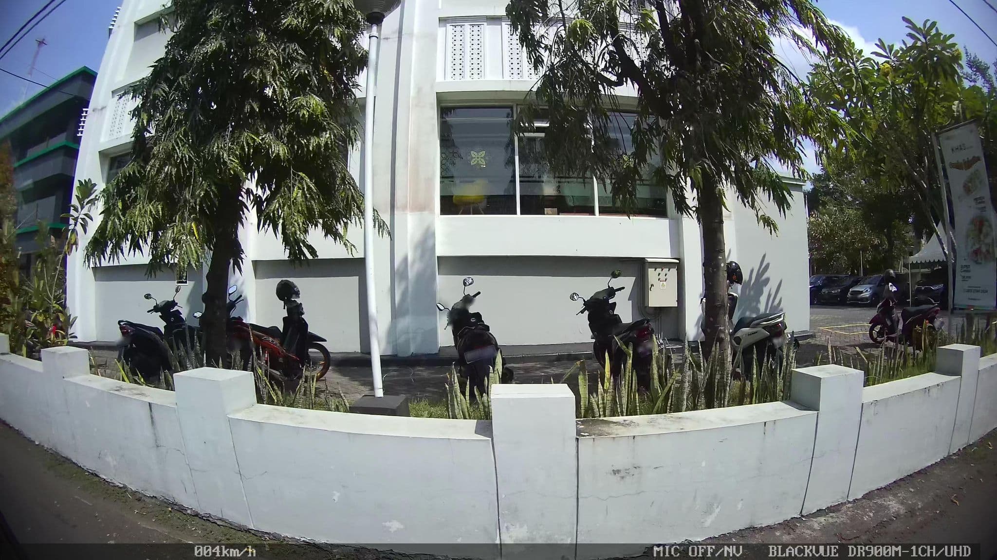 Street view near KHAS Malioboro Hotel Yogyakarta, Yogyakarta — © kaart5 (CC BY-SA · Mapillary)