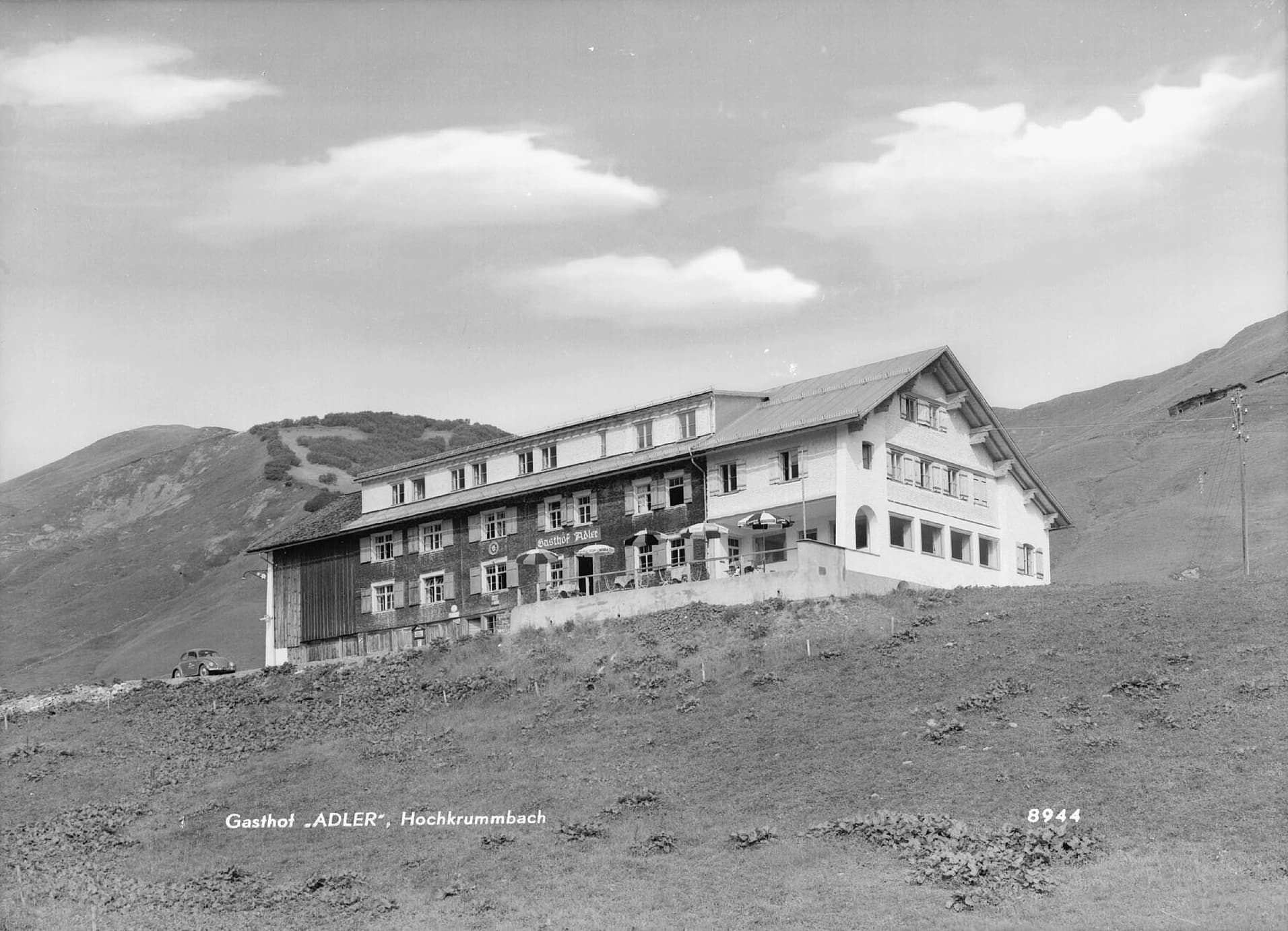 Hotel Adler (via Wikimedia Commons, CC BY 4.0)