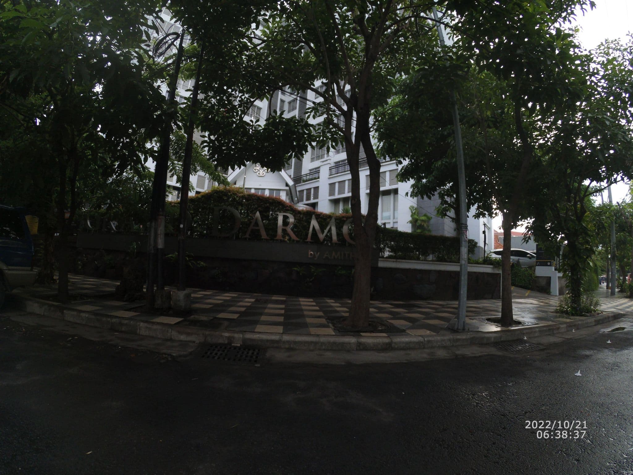 Street view near Grand Darmo Suite, Surabaya — © maphunter_id (CC BY-SA · Mapillary)