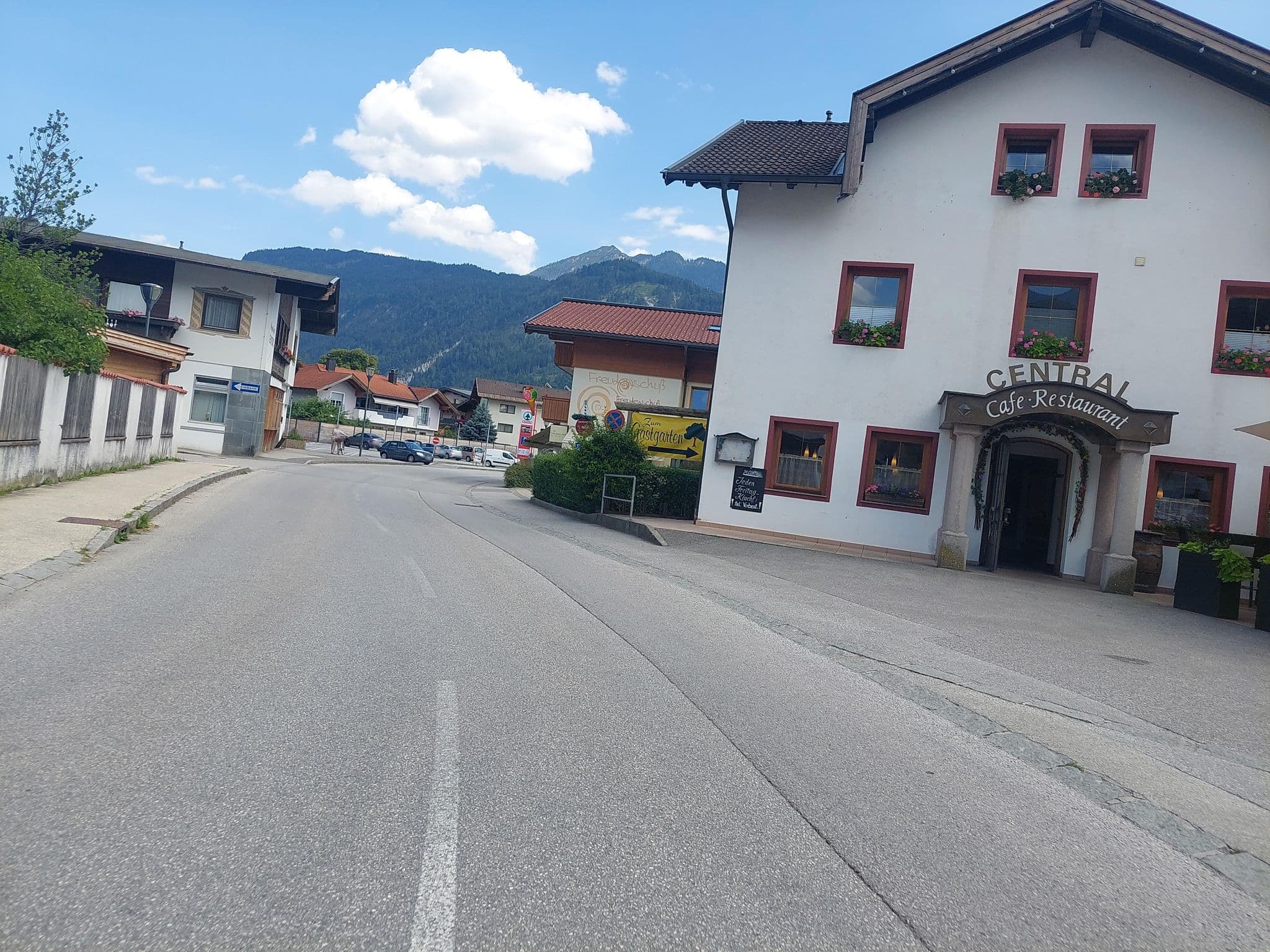 Street view near Central, Voldöpp — © viavista (CC BY-SA · Mapillary)