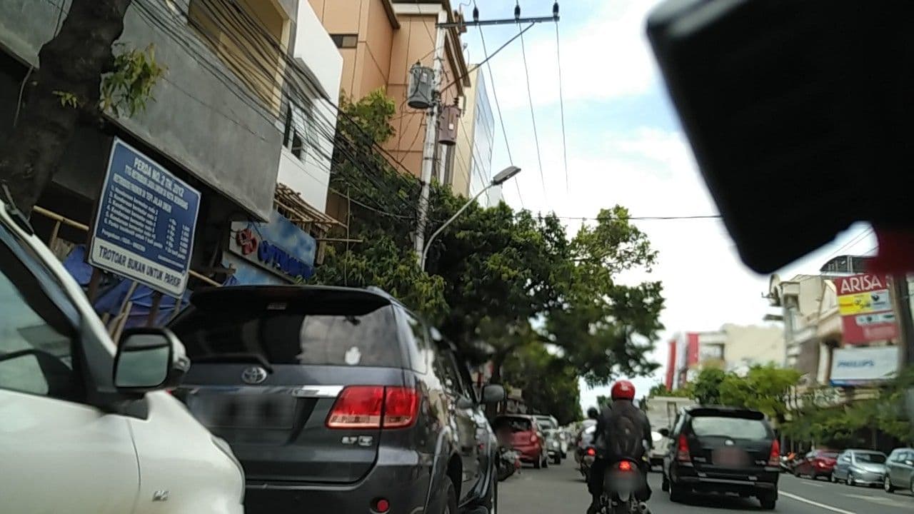 Street view near Hotel Chanti, Semarang