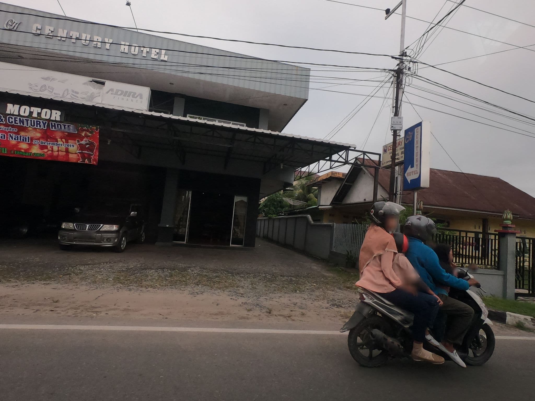 Street view near Century Hotel, Singkawang — © addharuery (CC BY-SA · Mapillary)