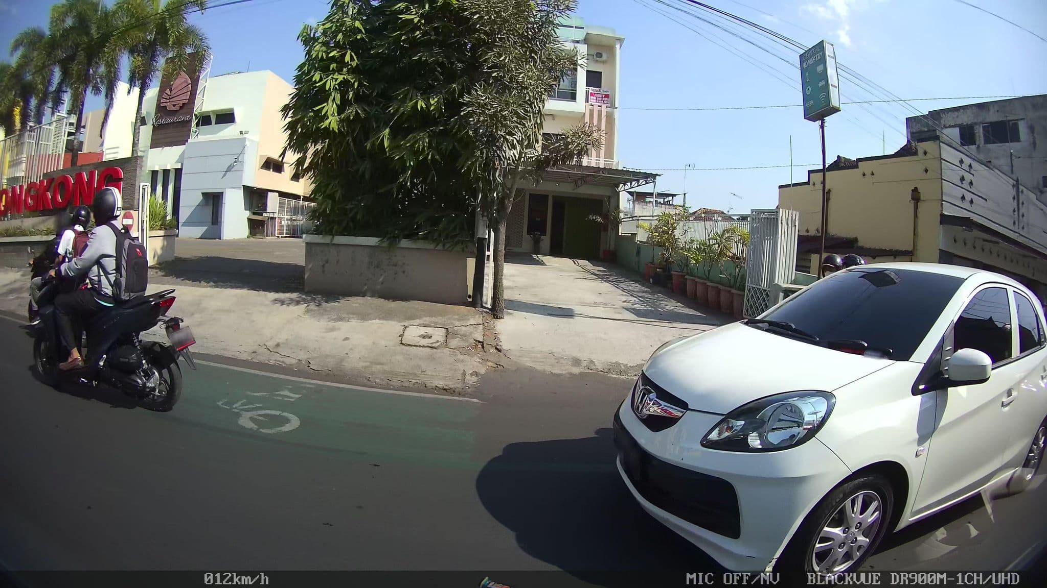 Street view near Central Homestay, Malang
