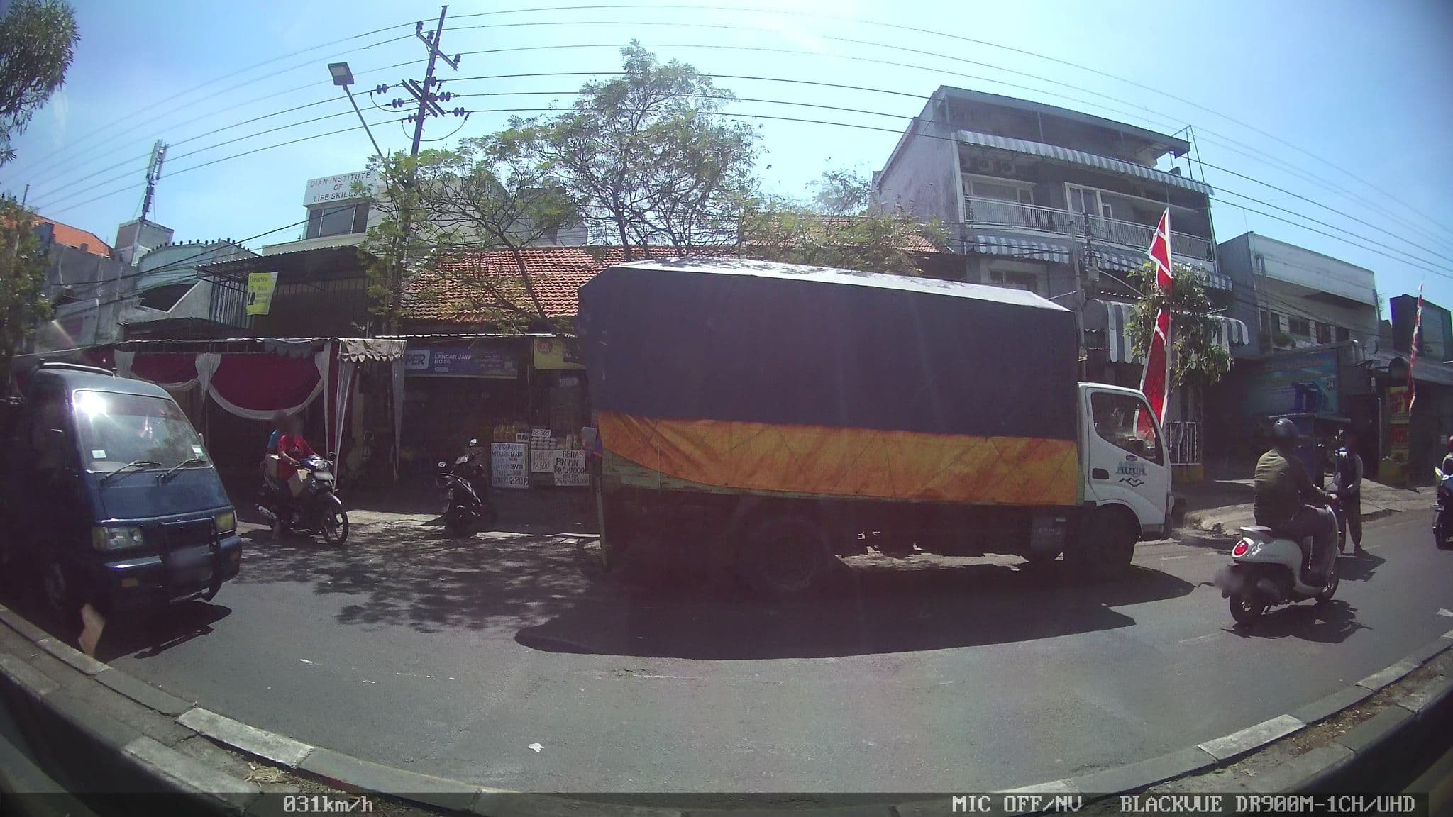 Street view near OYO 1978 Central City Family Residence, Surabaya