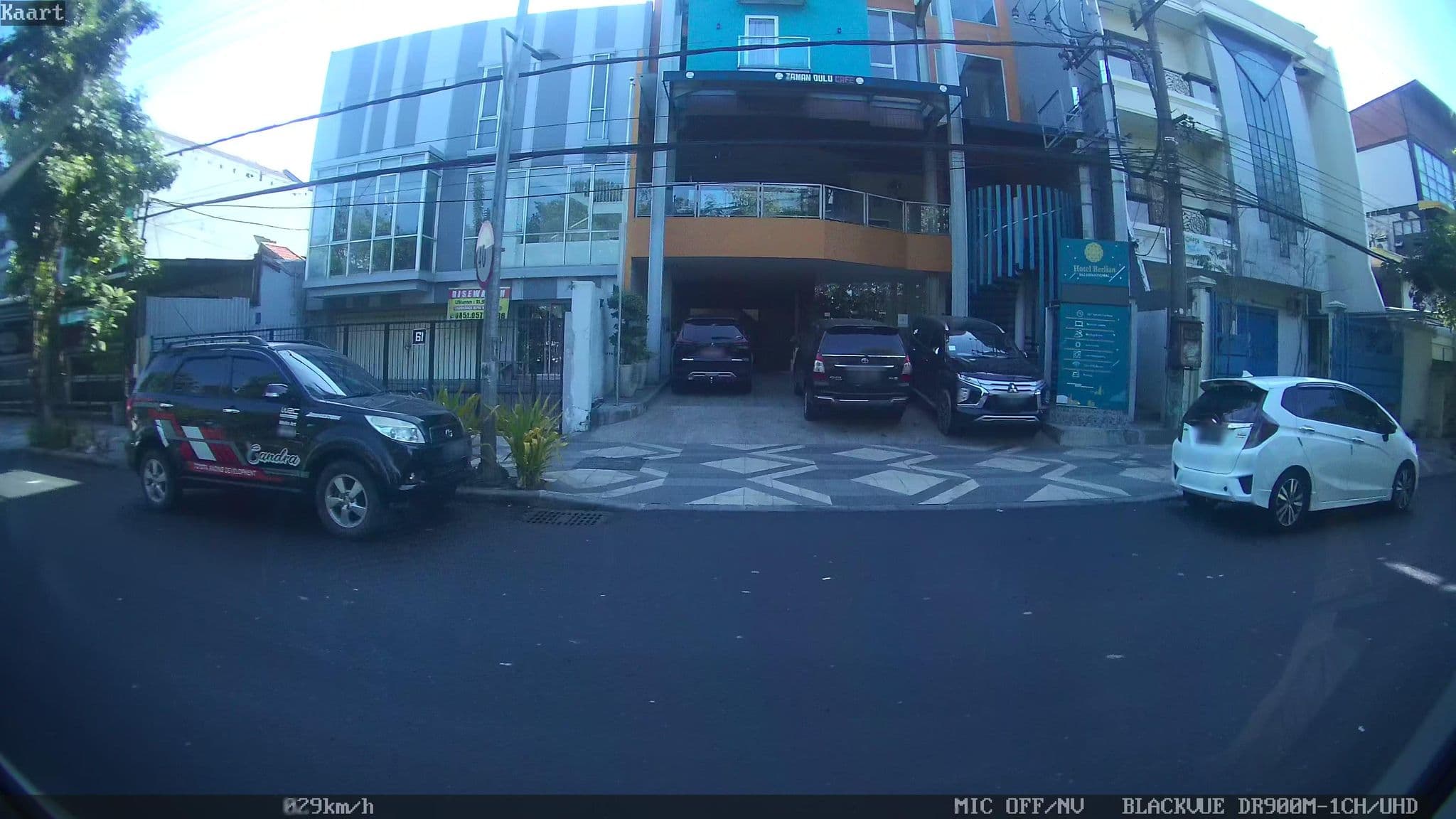 Street view near Hotel Berlian Internasional Surabaya, Surabaya — © kaart_2 (CC BY-SA · Mapillary)