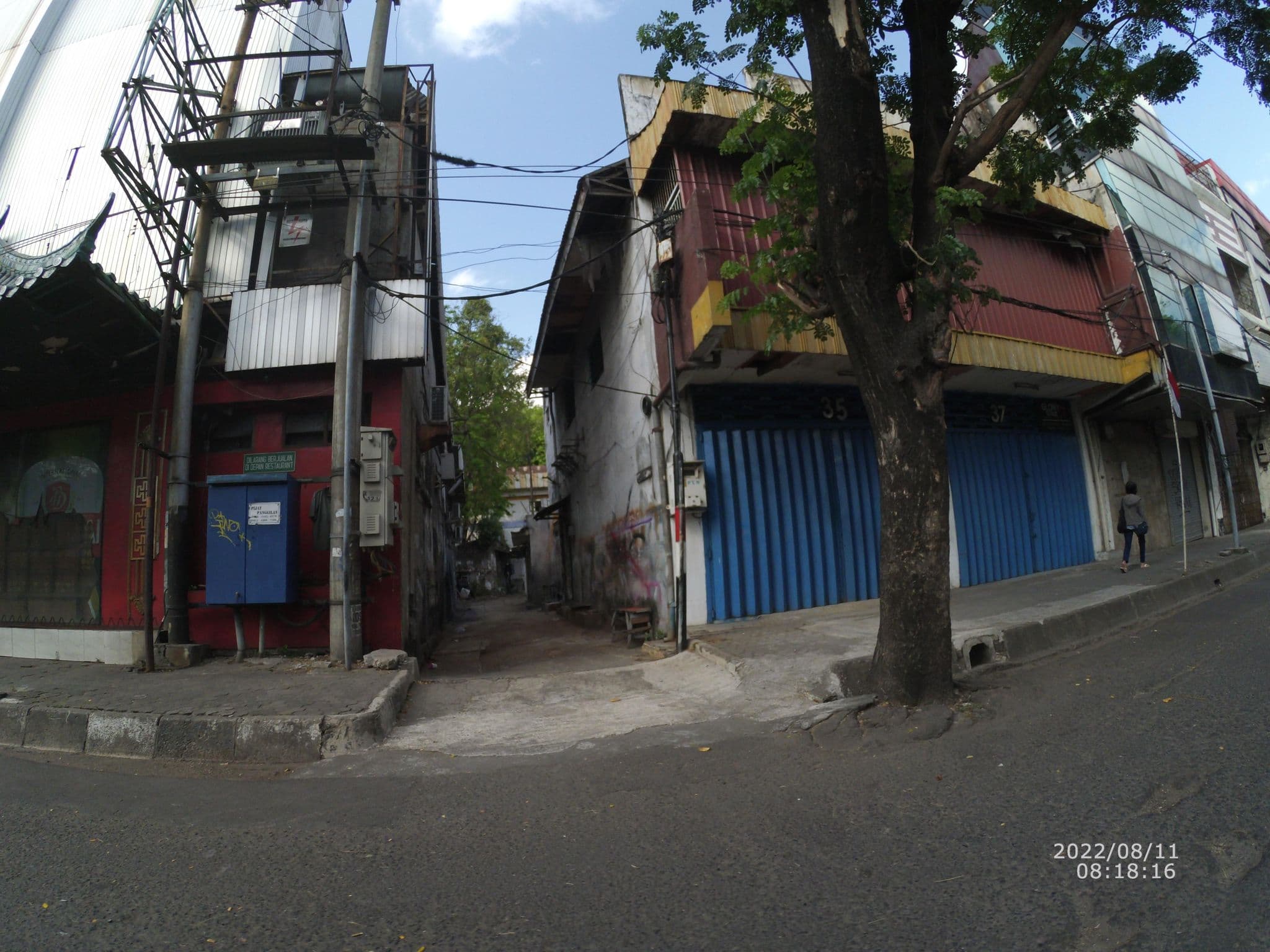 Street view near RS Sky Palace Pasar Besar Hotel, Surabaya