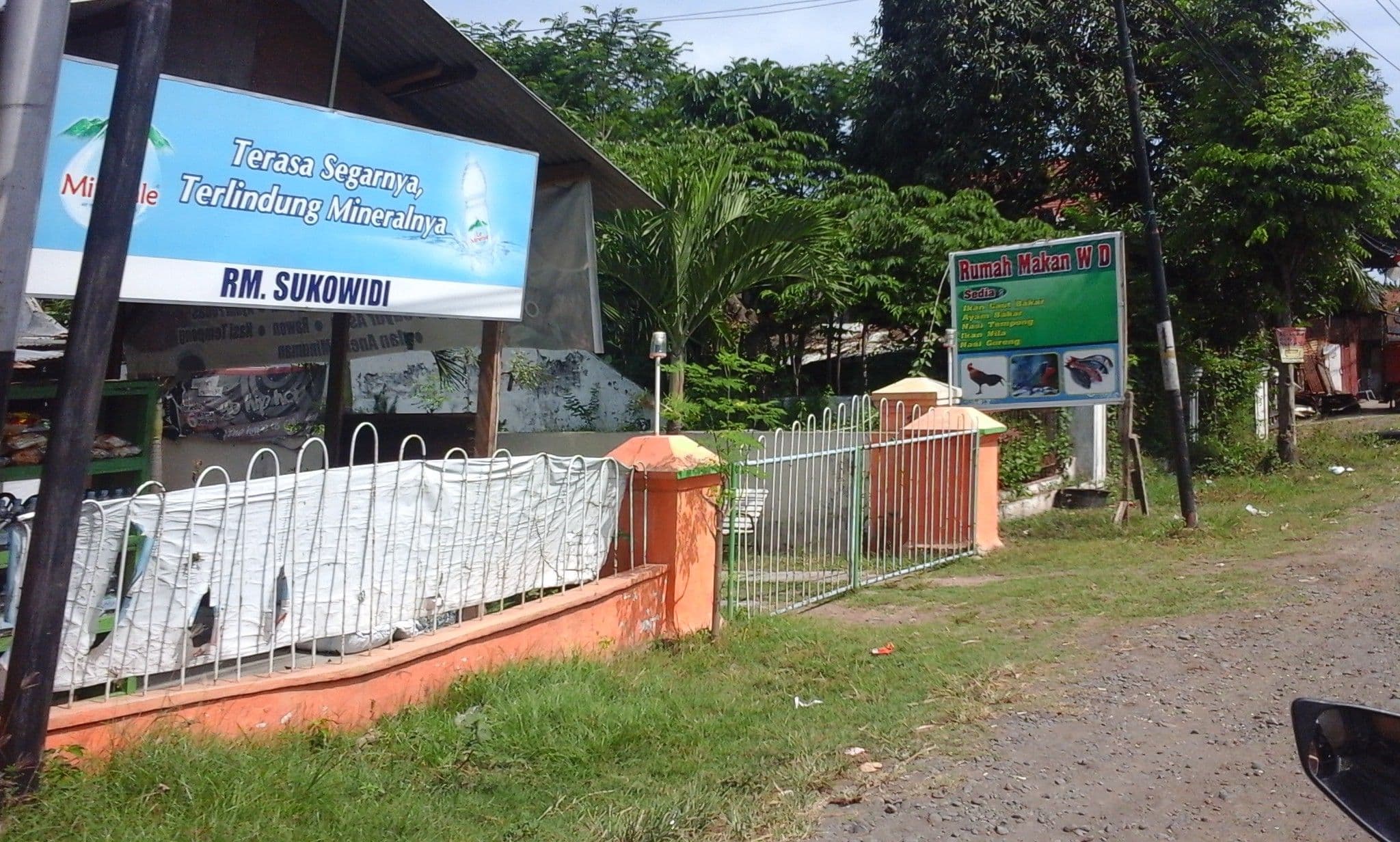 Street view near Hotel Manyar, Banyuwangi — © arizalkawamuna (CC BY-SA · Mapillary)
