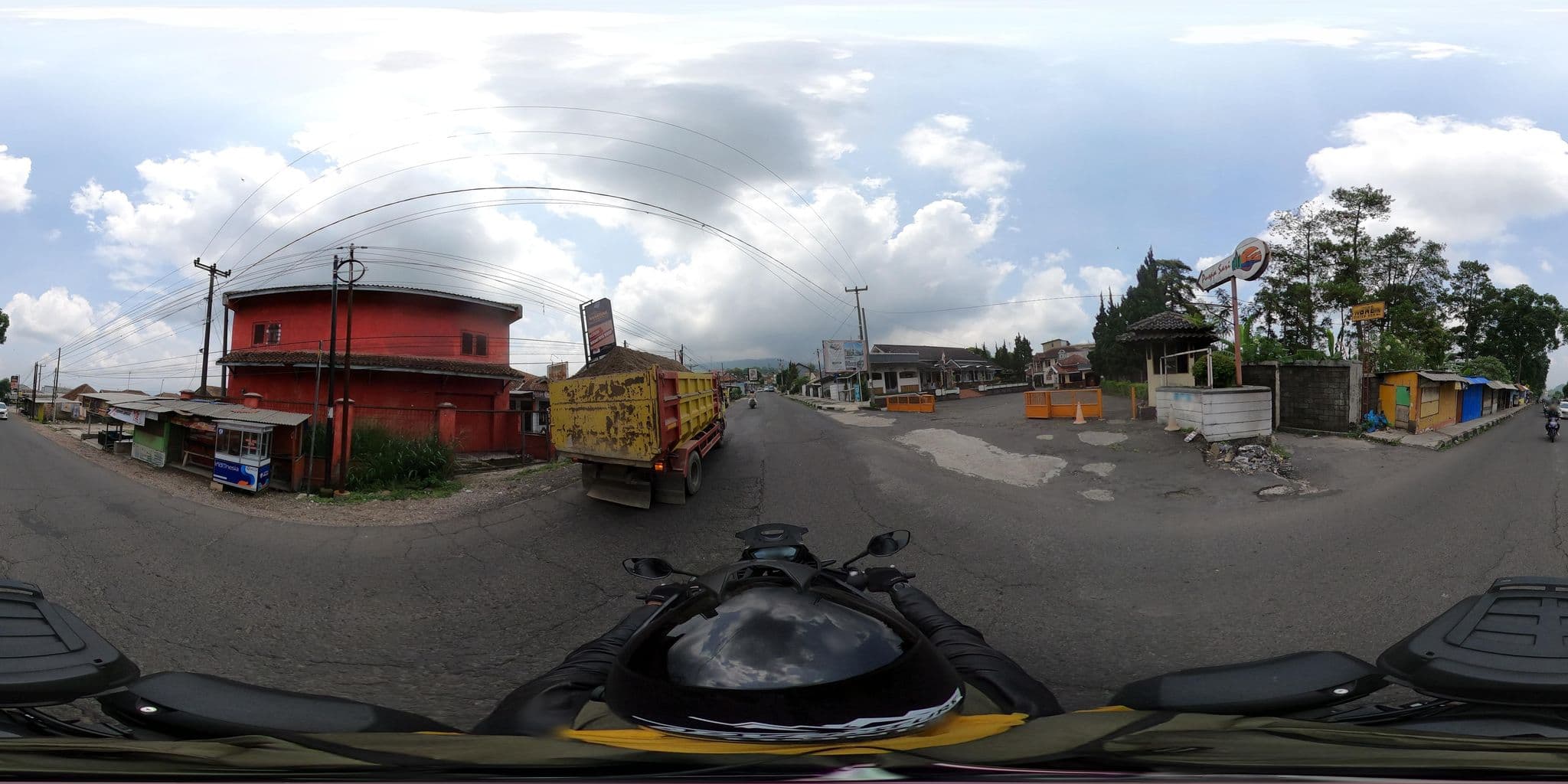 Street view near Hotel Puspasari, Lembang — © Kaart_Local (CC BY-SA · Mapillary)
