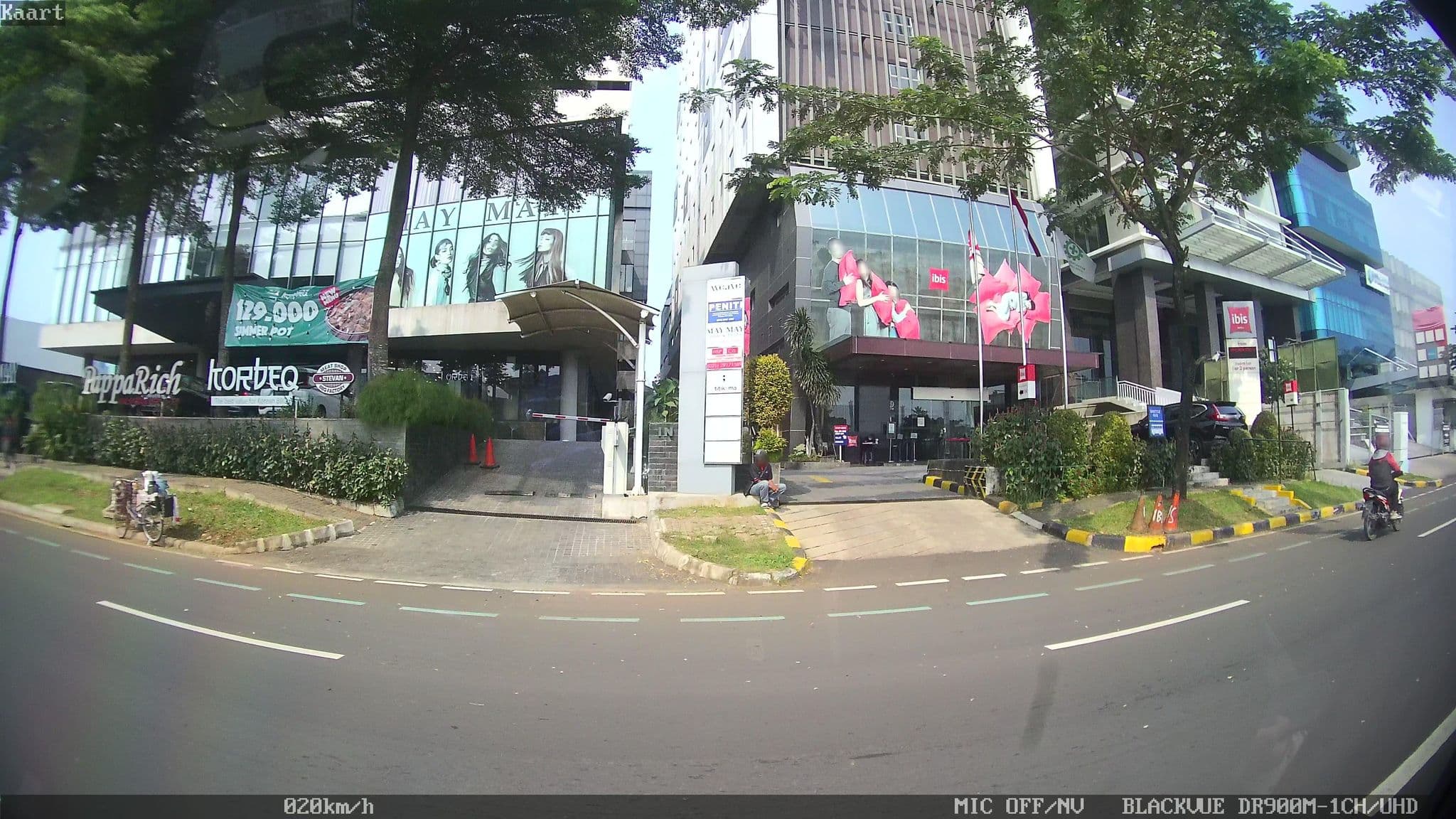 Street view near Hotel Ibis Gading Serpong, Ciputat — © kaart_2 (CC BY-SA · Mapillary)