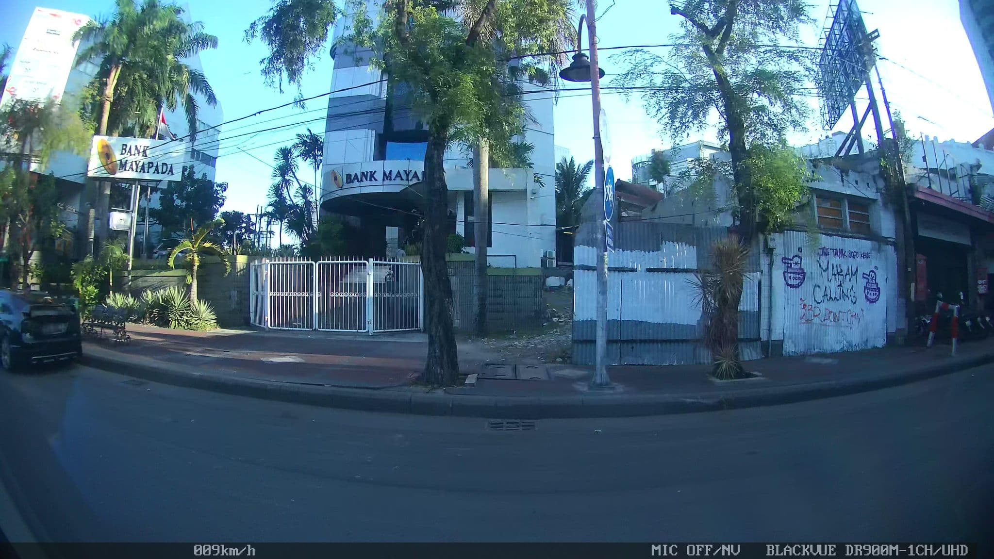 Street view near Hotel Bekizaar, Surabaya