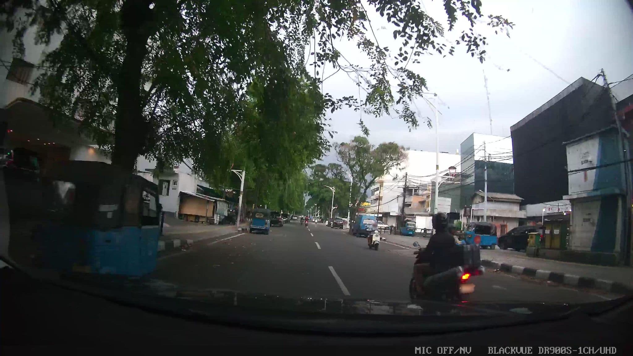Street view near n3 hotel, Jakarta — © Kaart---FRONT (CC BY-SA · Mapillary)