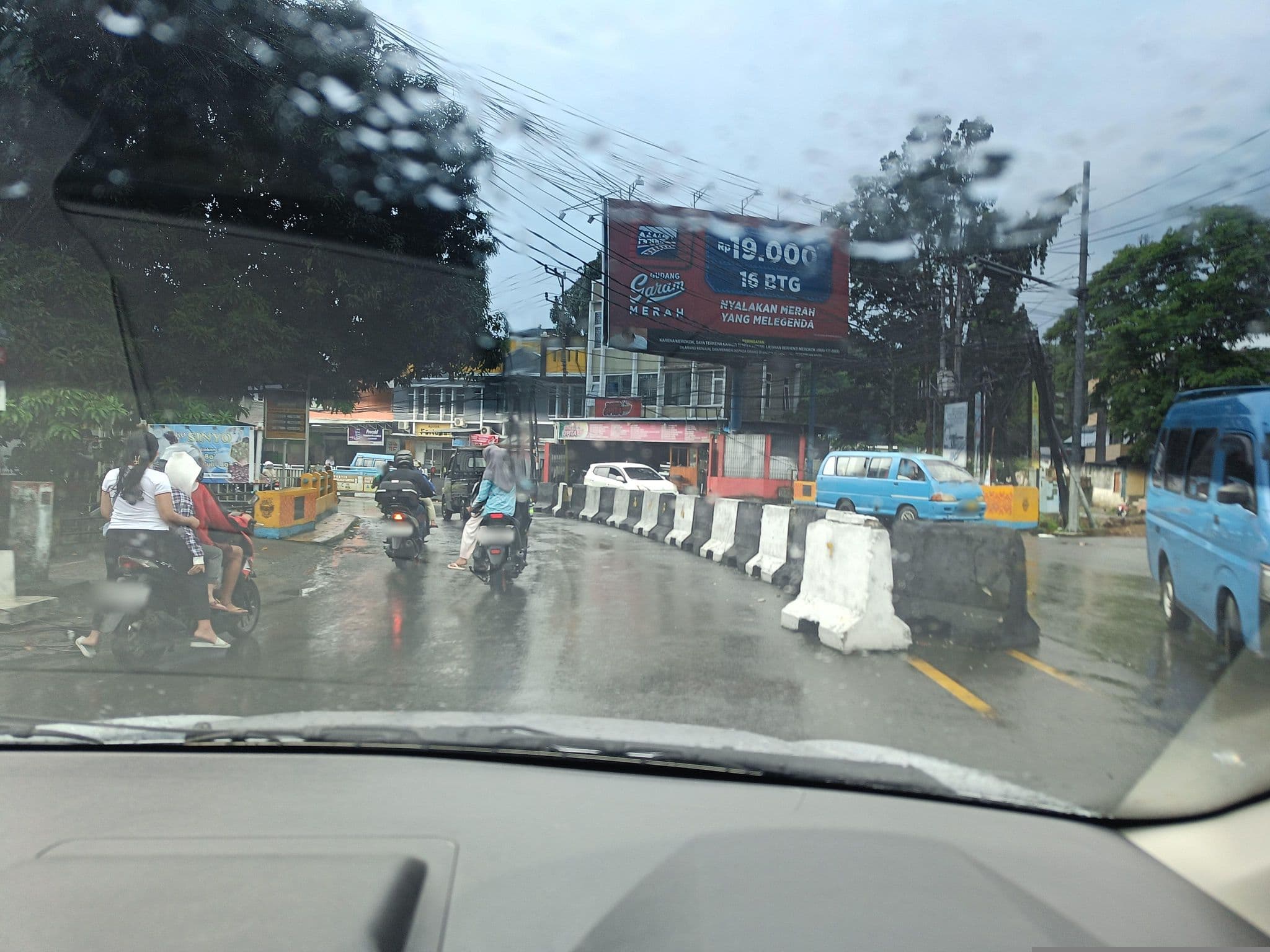 Street view near HOTEL ELFAH, Manado