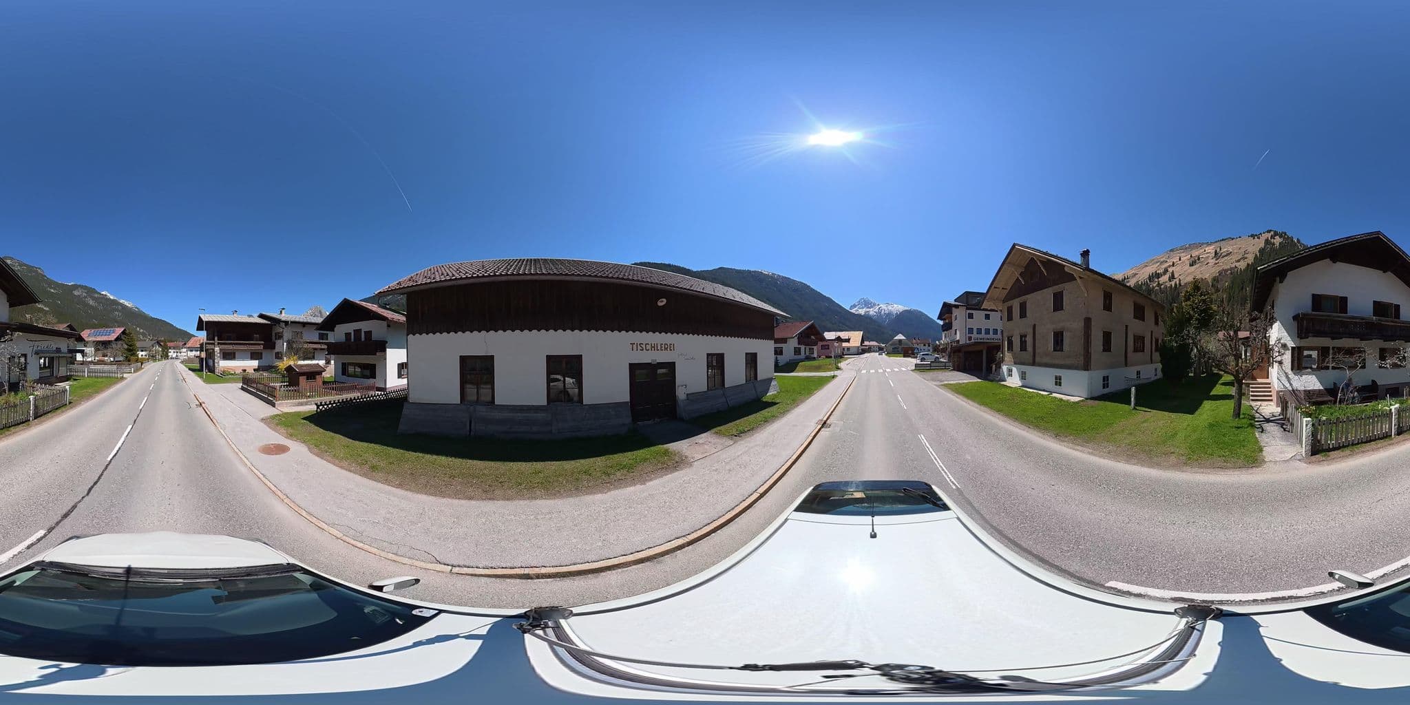 Street view near Singer, Schönwies — © osmplus_org (CC BY-SA · Mapillary)