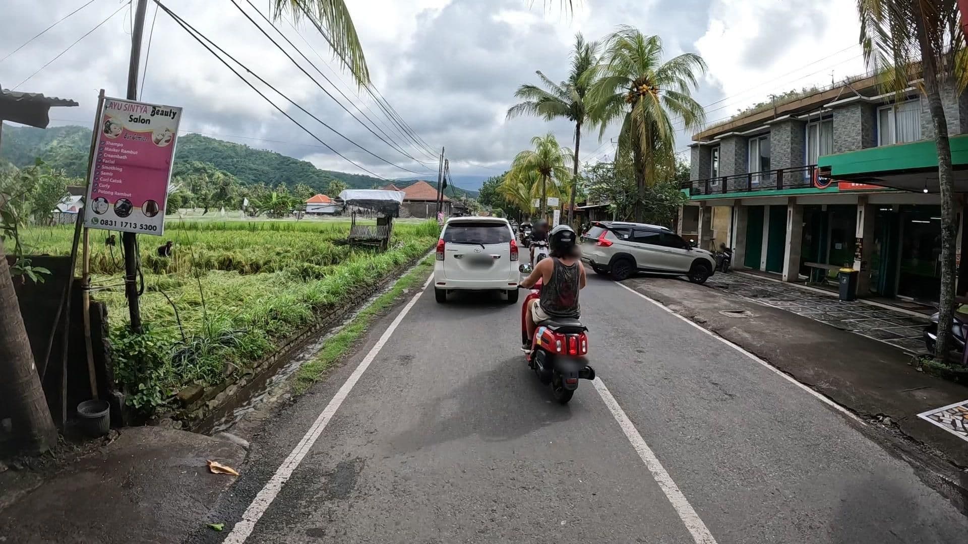 Street view near Ud Sederhana, Amlapura