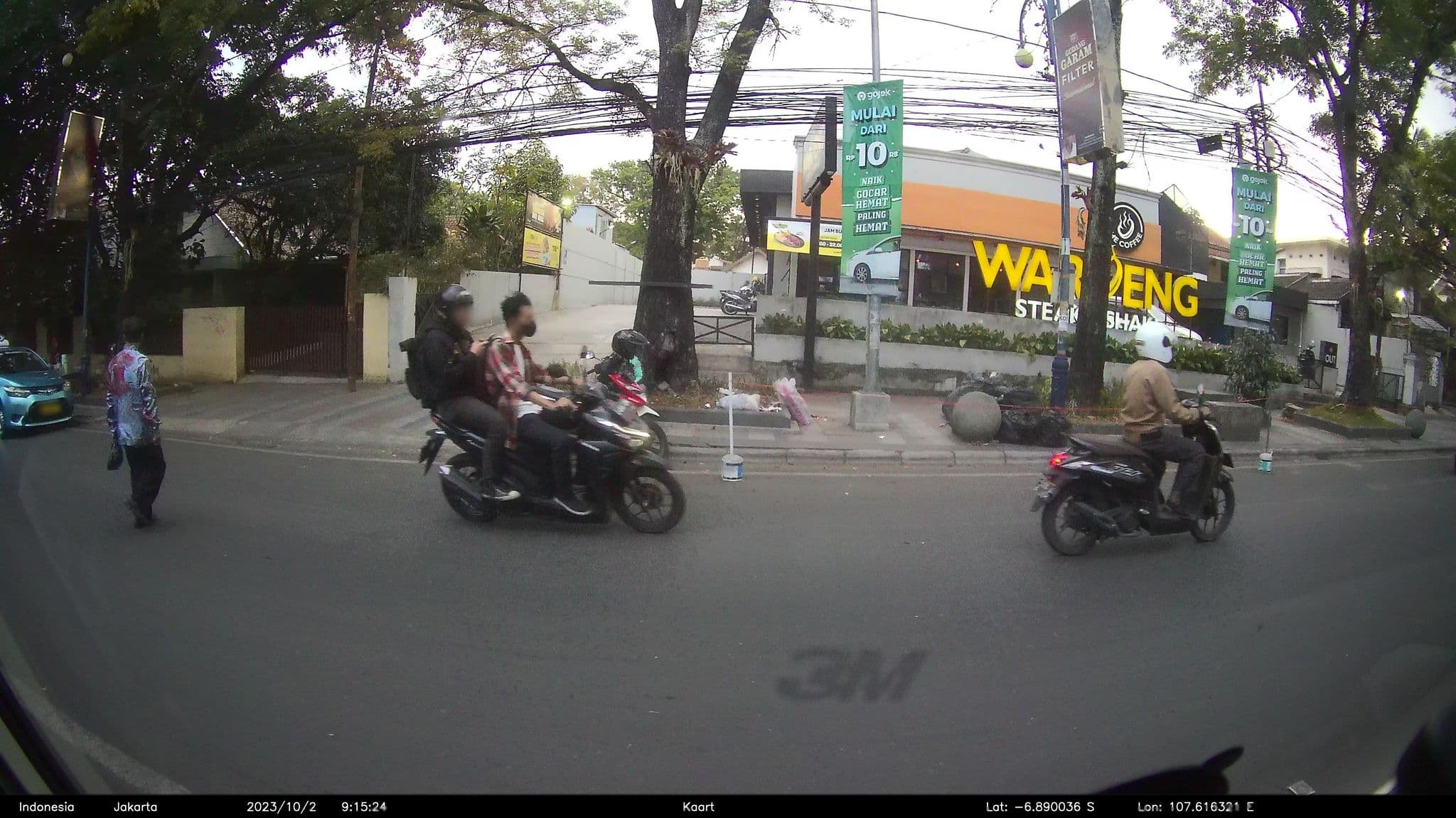 Street view near Hotel NEO Dipatiukur, Bandung