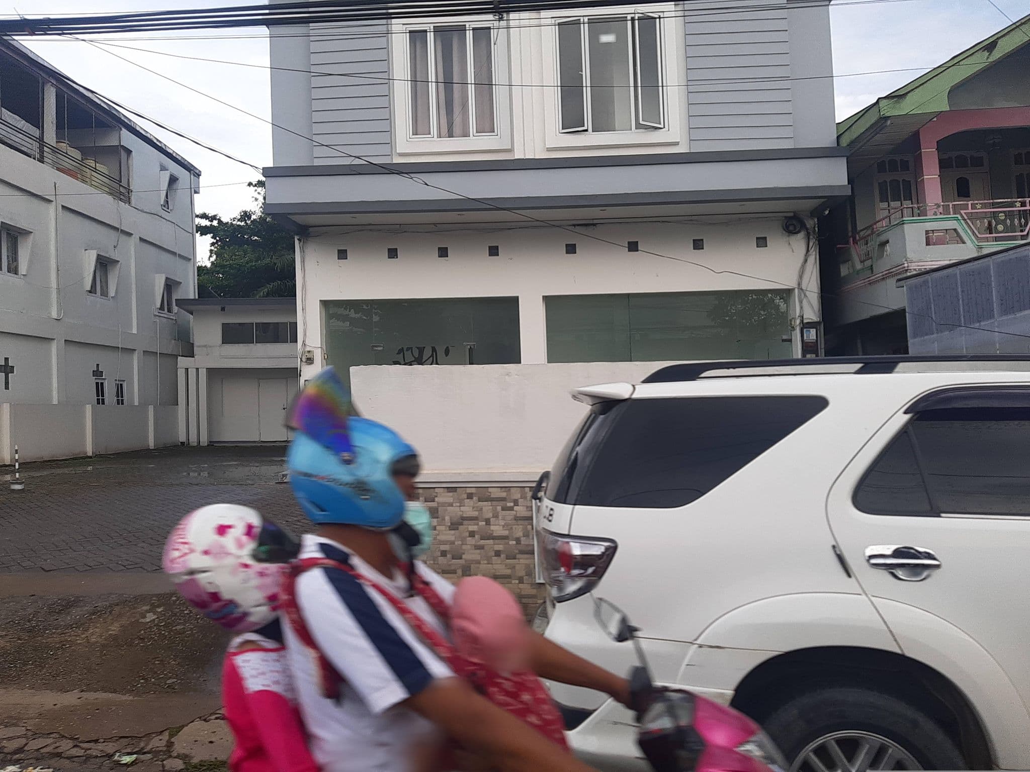 Street view near OYO 819 Bumi Mas Guest House Banjarmasin, Banjarmasin — © FenyMufyd (CC BY-SA · Mapillary)