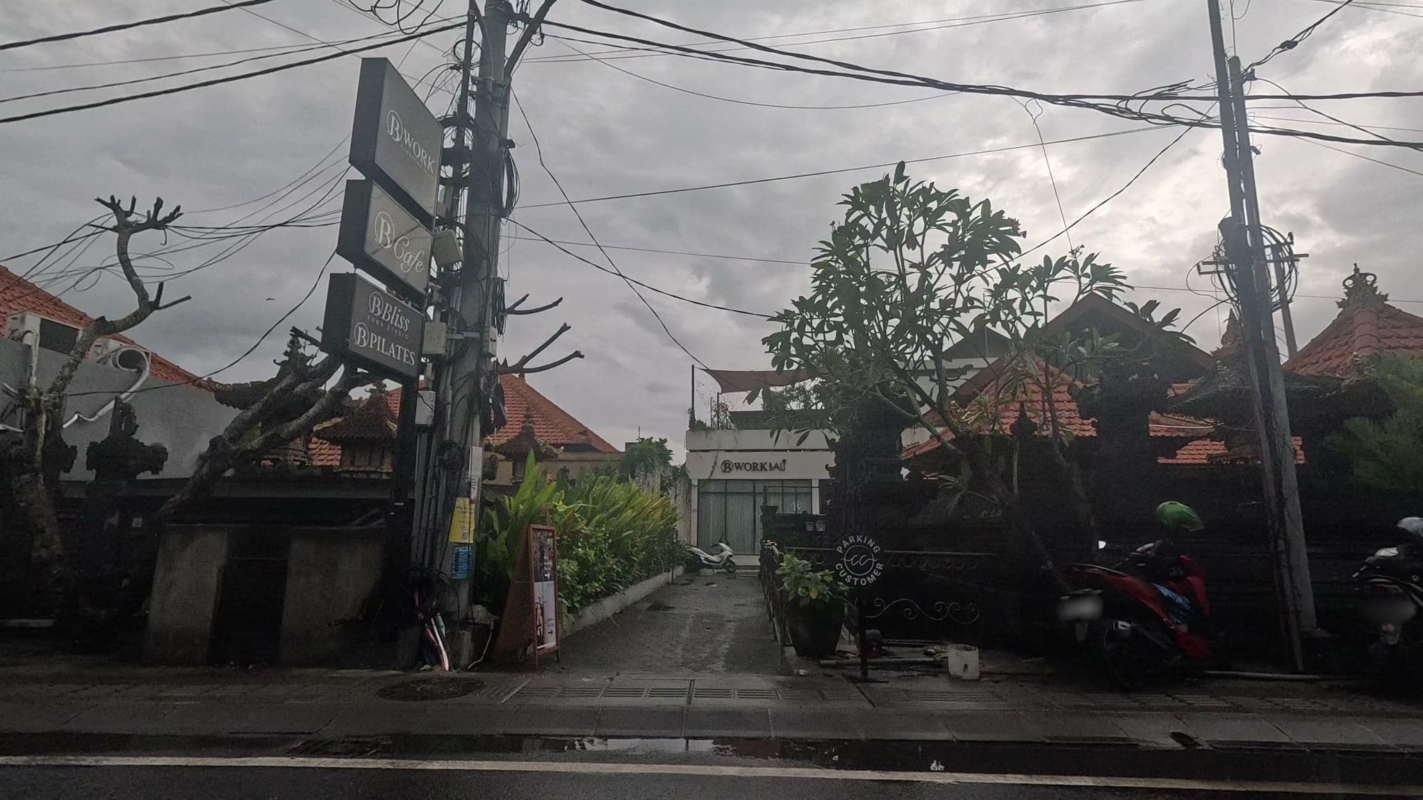 Street view near The Nest Canggu Home Stay Canggu, Dalung