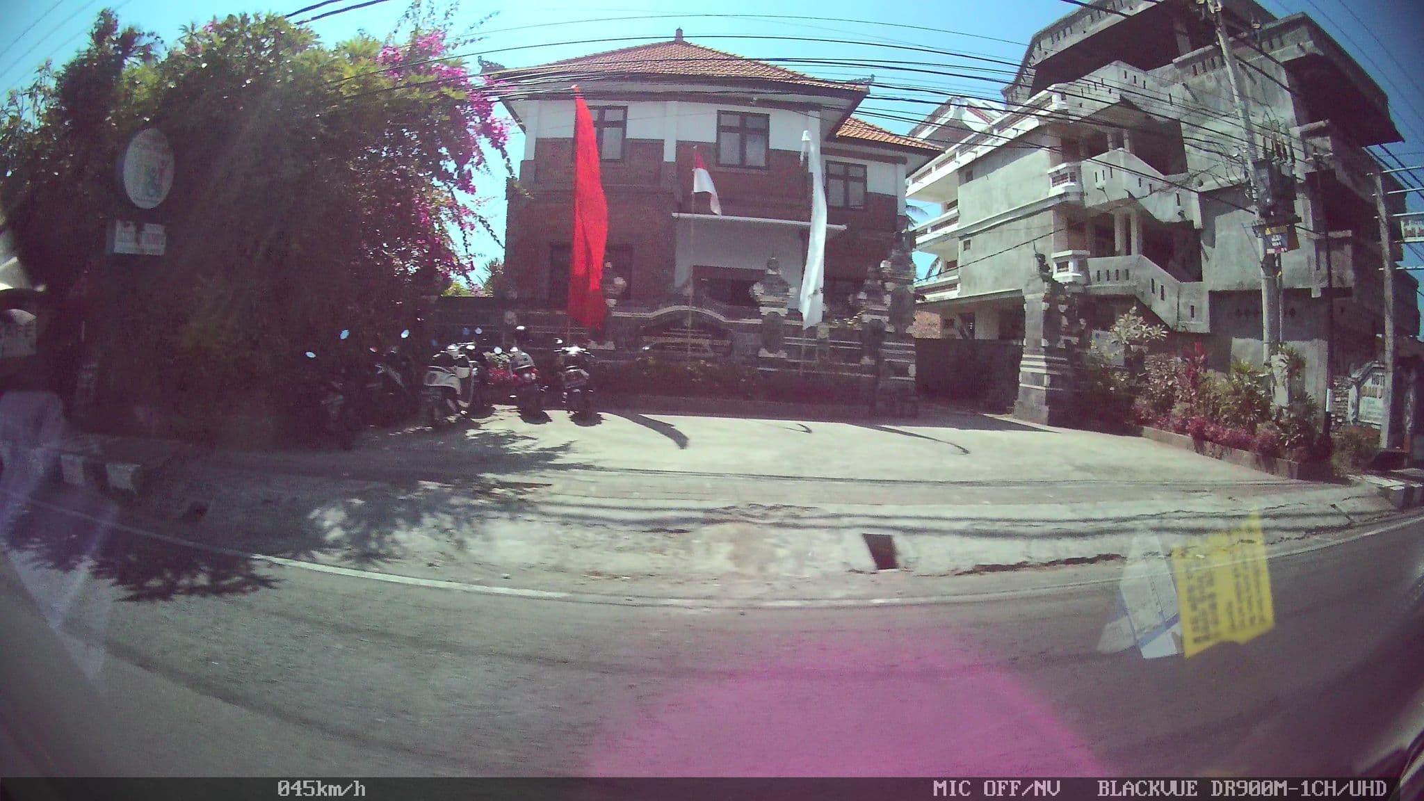 Street view near Chonos Hotel, Lovina — © kaart_2 (CC BY-SA · Mapillary)