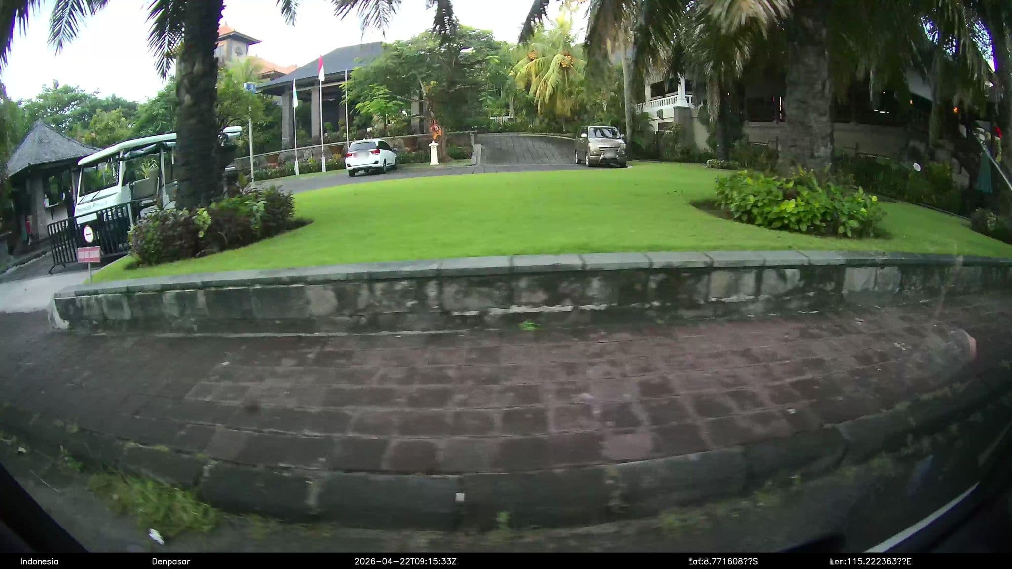 Street view near Pensula Beach Resort, Benoa — © Kaart---LEFT (CC BY-SA · Mapillary)
