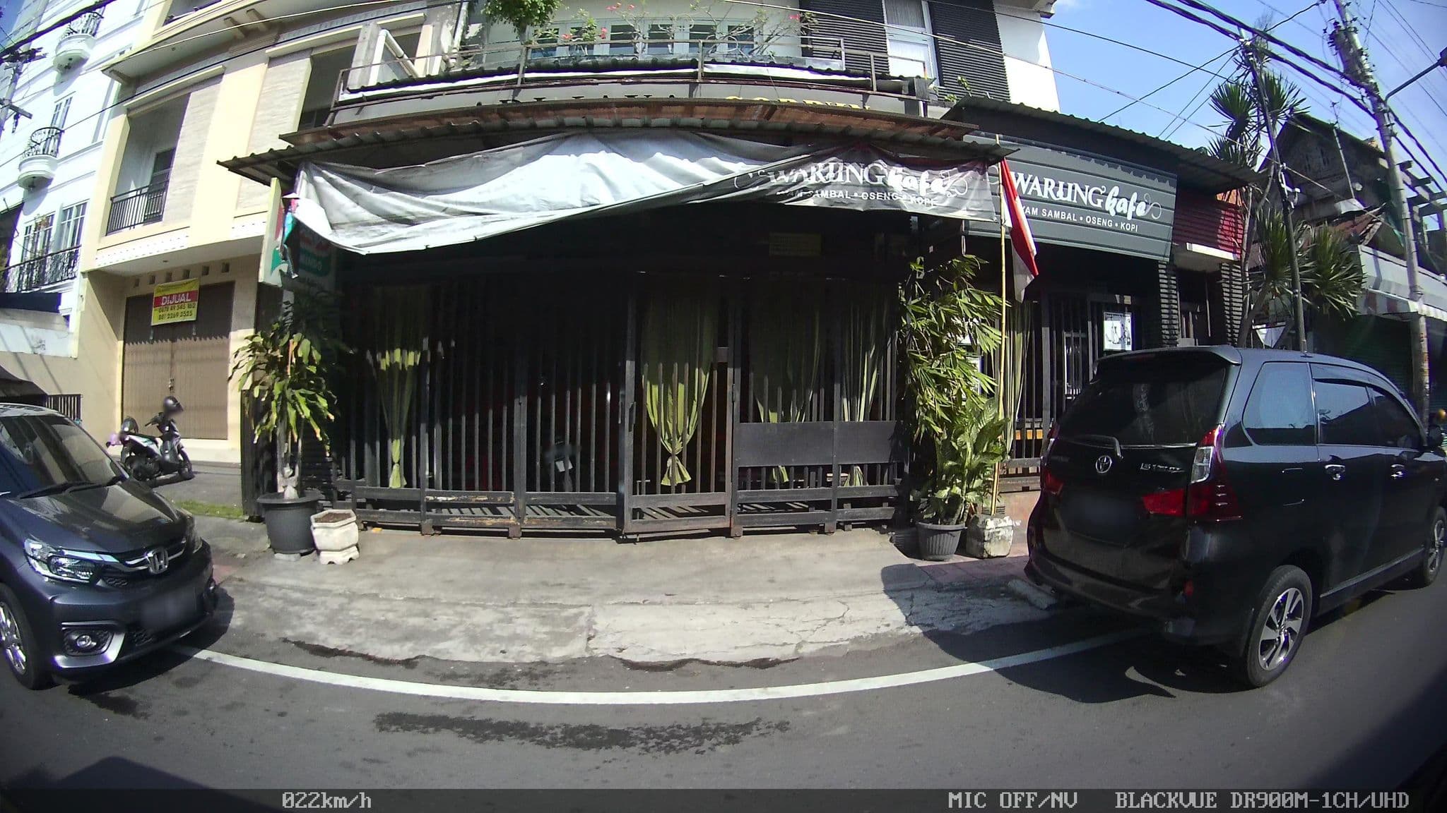 Street view near The Cabin Hotel Bhayangkara, Yogyakarta — © kaart5 (CC BY-SA · Mapillary)