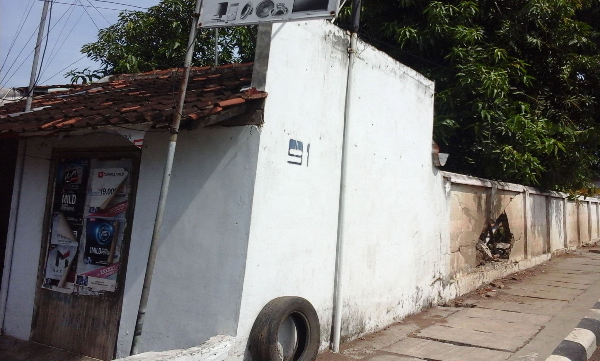 Street view near Hotel Luminor, Banyuwangi — © arizalkawamuna (CC BY-SA · Mapillary)