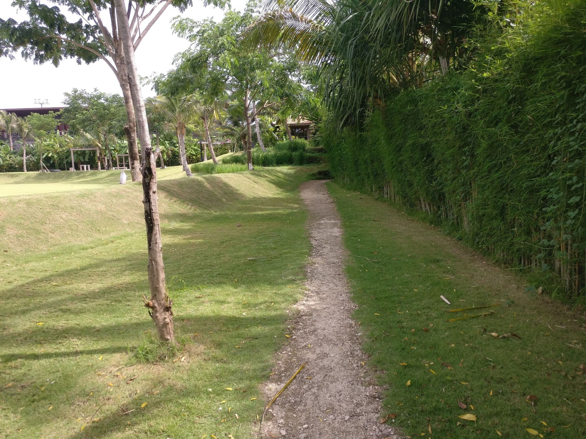 Street view near Hotel Komune Resort and Beach Club, Batubulan — © seb1204 (CC BY-SA · Mapillary)