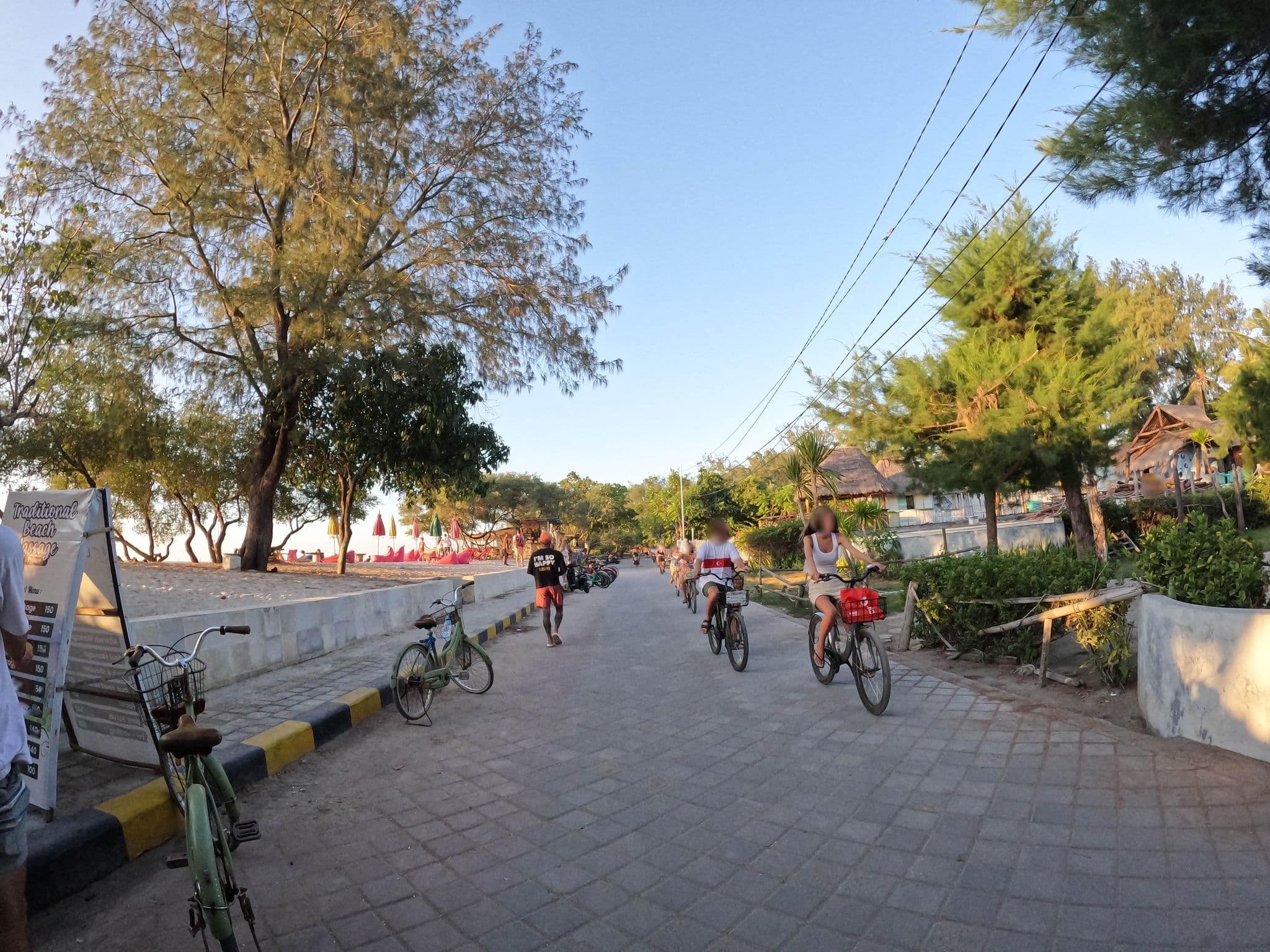 Street view near Le Pirate, Gili Trawangan