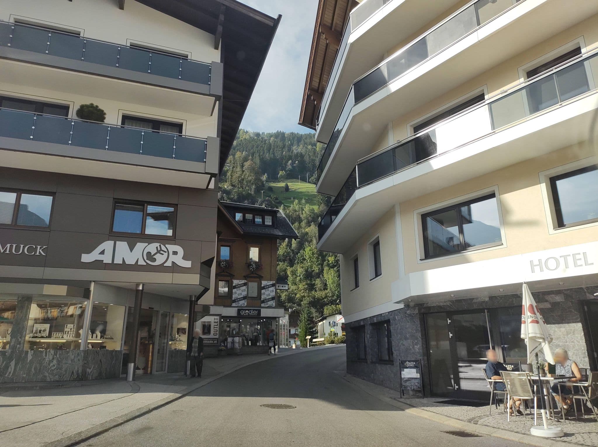 Street view near Neuwirt - Zell am Ziller, Zell am Ziller — © thetornado76 (CC BY-SA · Mapillary)