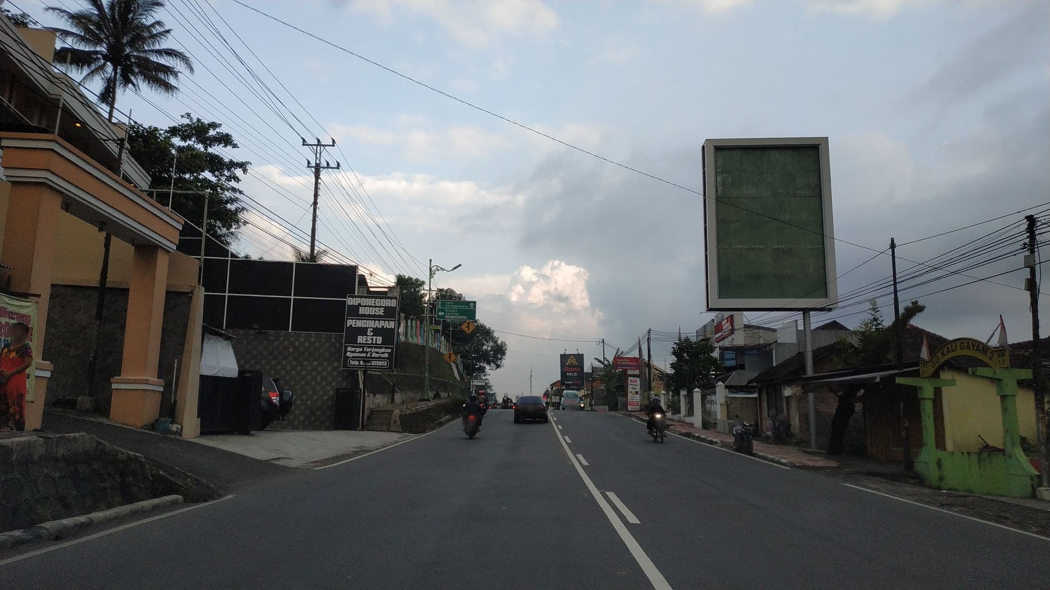 Street view near Diponegoro House, Salatiga — © fadlilaa (CC BY-SA · Mapillary)