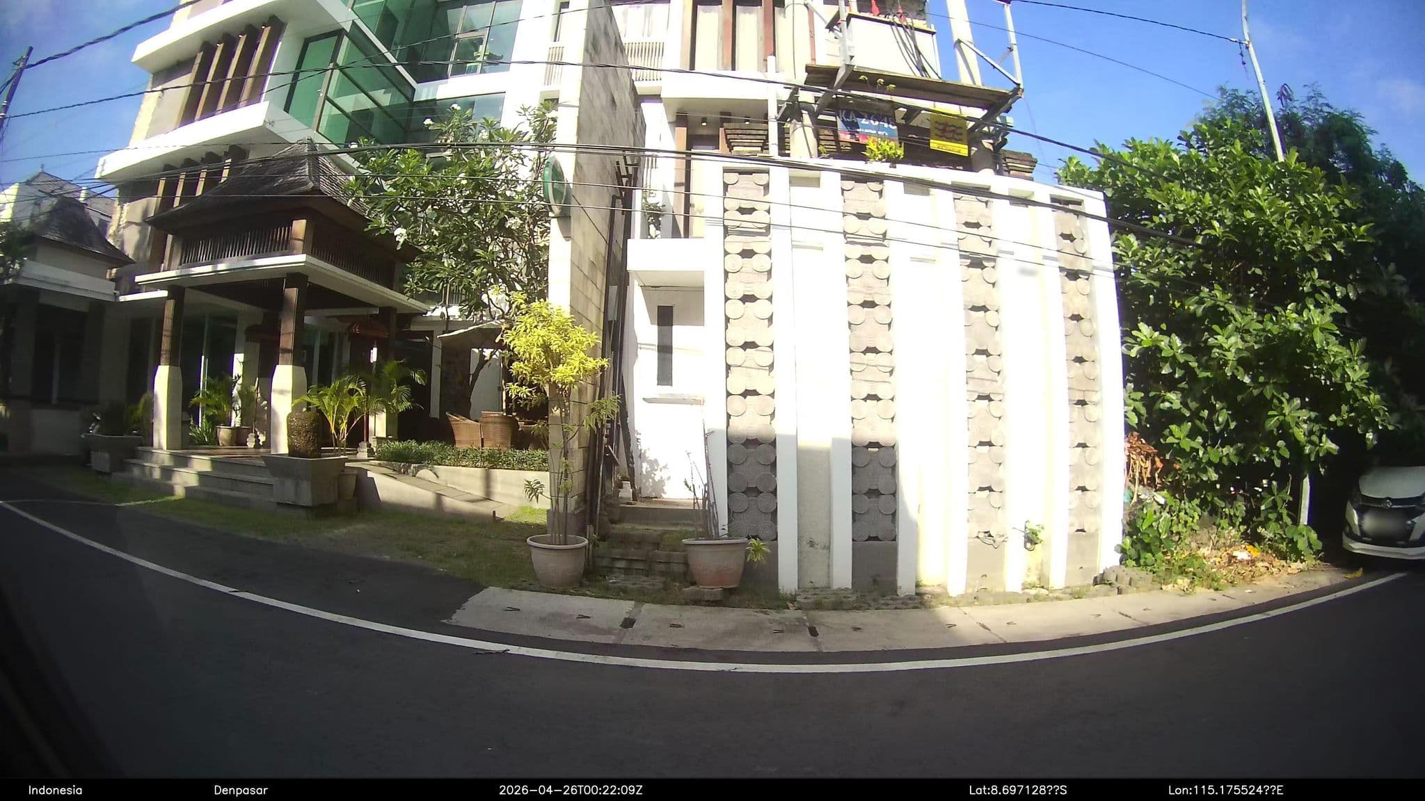 Street view near d'Sri Saren, Legian
