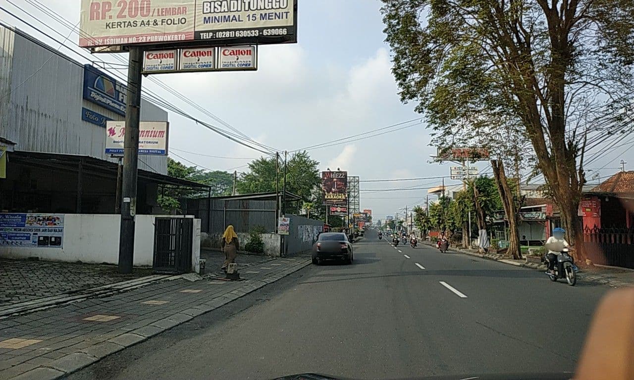 Street view near Hotel Gunung Slamet, Purwokerto — © riyadiwibowo (CC BY-SA · Mapillary)