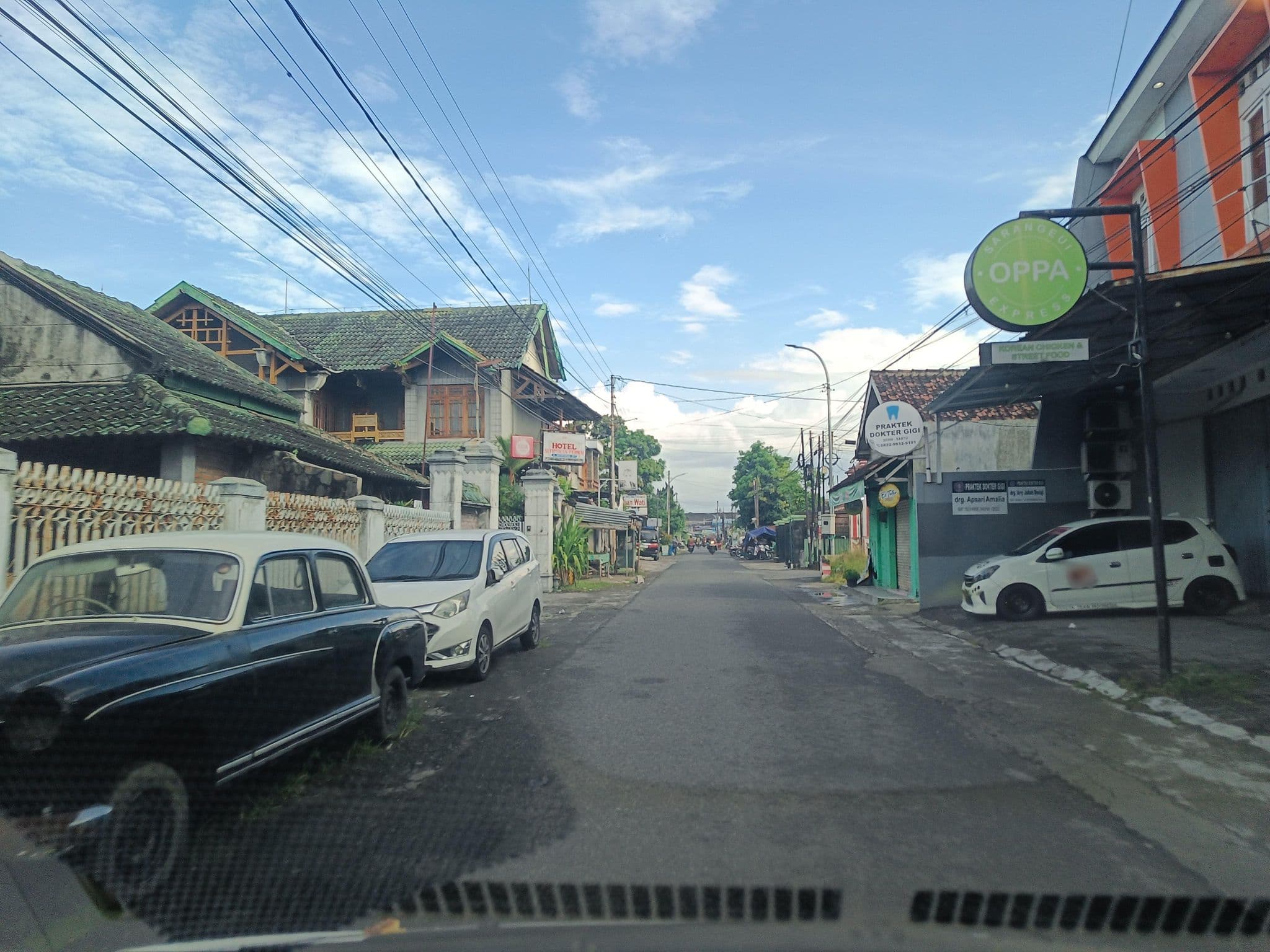 Street view near Hotel Nitipuran Permai, Gamping Lor — © hen0ch (CC BY-SA · Mapillary)